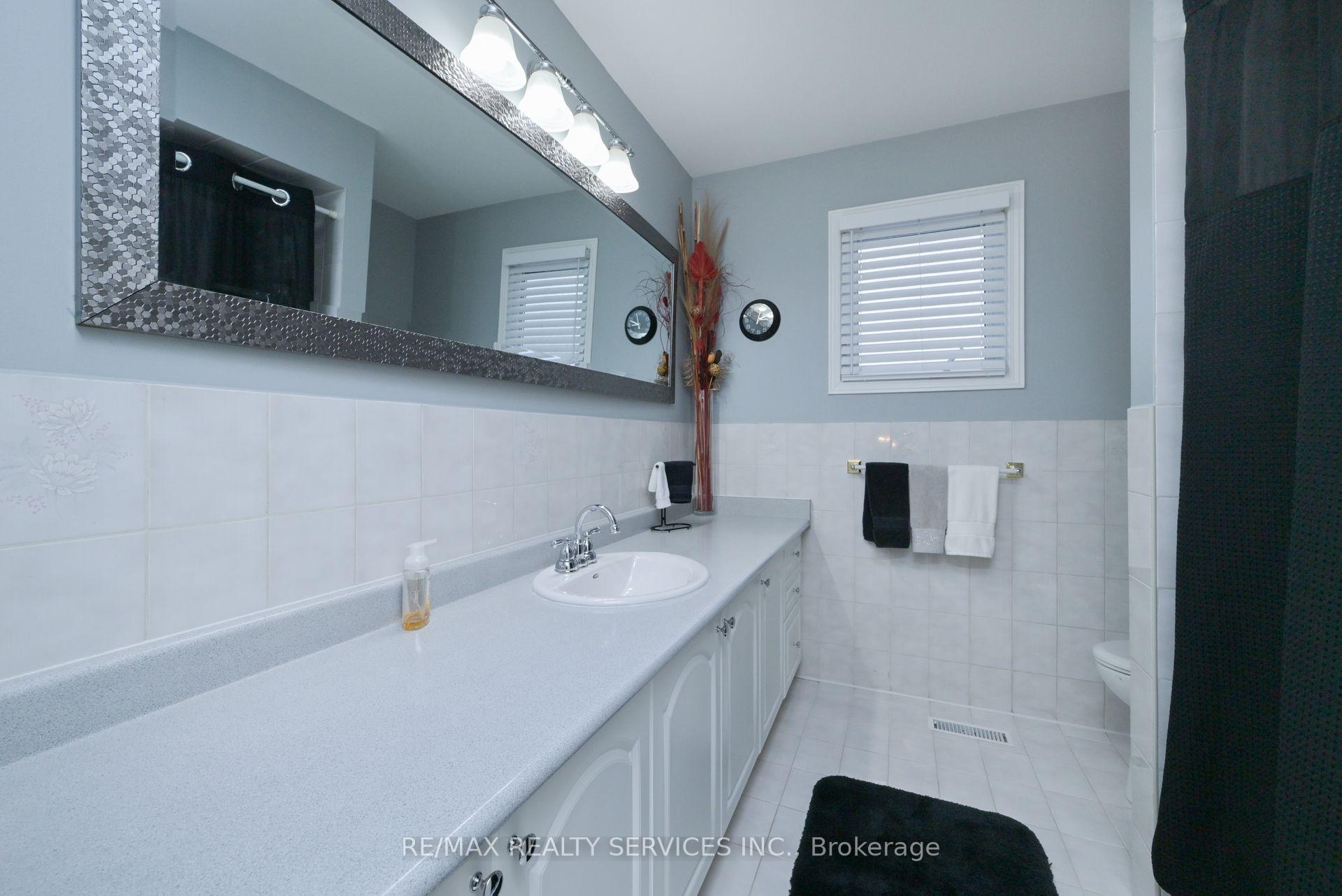 Photo 22 of 8 Michigan Avenue, Brampton, Fletcher's Creek South — HOMEH