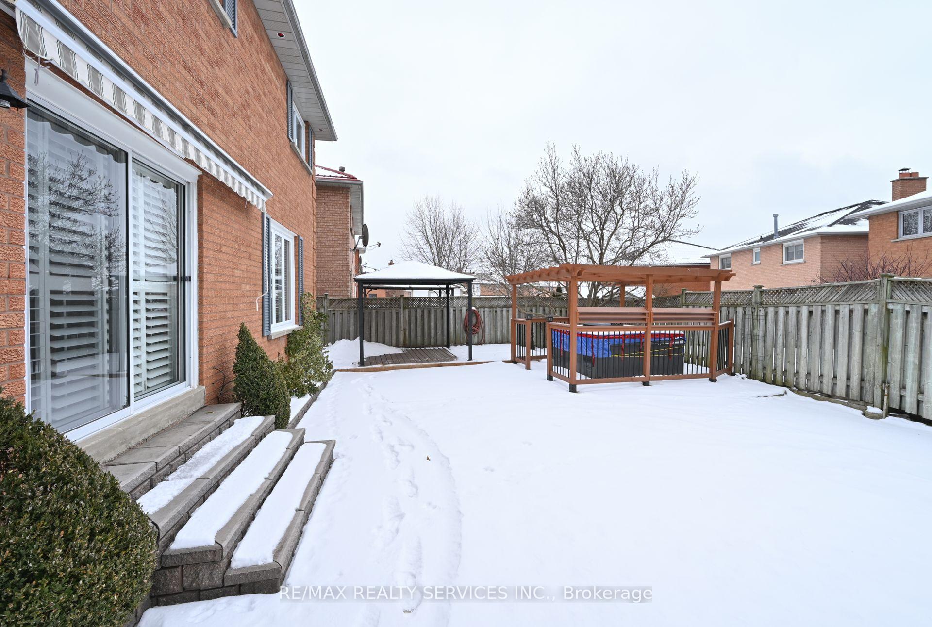 Photo 32 of 8 Michigan Avenue, Brampton, Fletcher's Creek South — HOMEH
