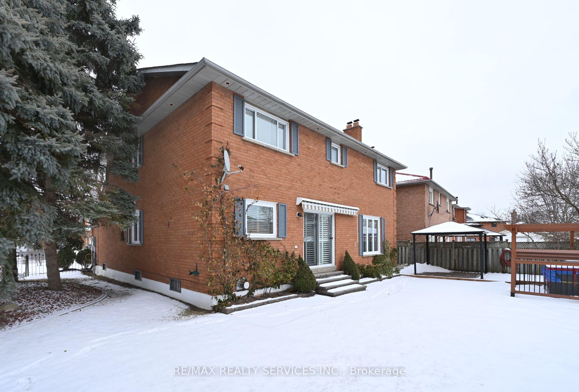 Photo 33 of 8 Michigan Avenue, Brampton, Fletcher's Creek South — HOMEH