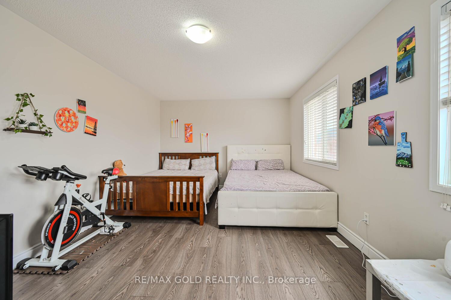 Photo 19 of 82 Crown Victoria Drive, Brampton, Fletcher's Meadow — HOMEH