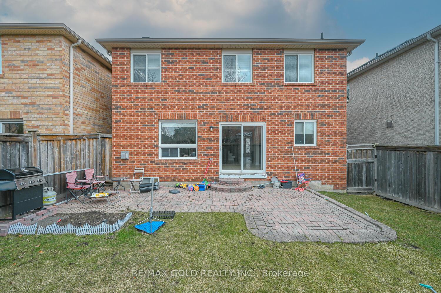 Photo 31 of 82 Crown Victoria Drive, Brampton, Fletcher's Meadow — HOMEH