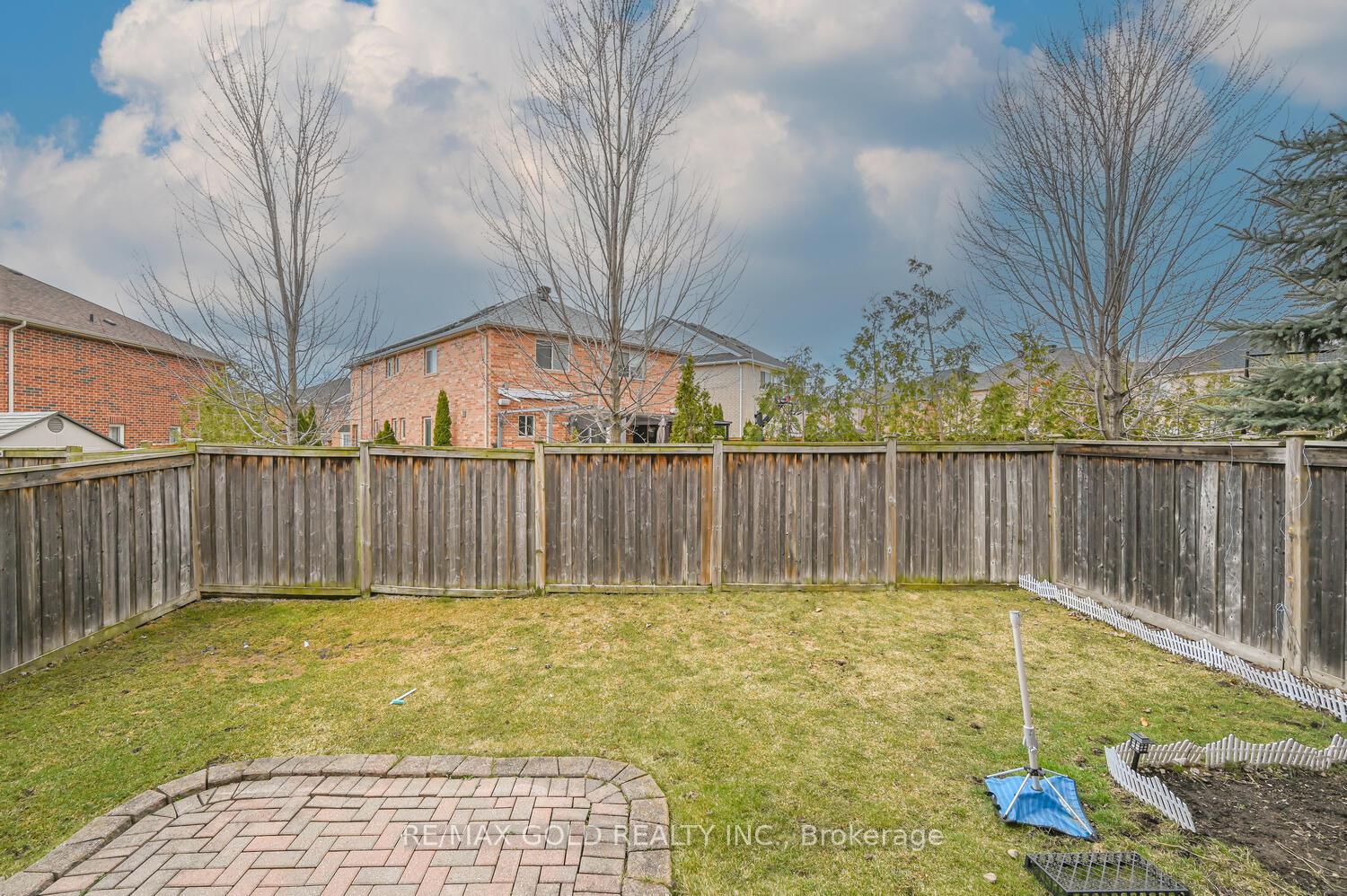 Photo 32 of 82 Crown Victoria Drive, Brampton, Fletcher's Meadow — HOMEH