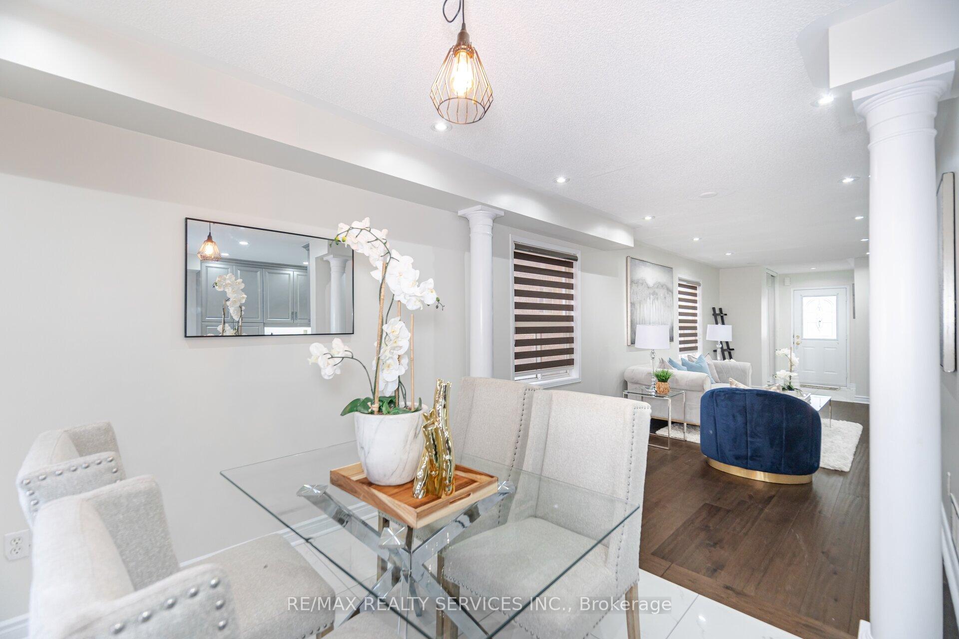 Photo 6 of 46 Hollowgrove Boulevard, Brampton, Vales of Castlemore — HOMEH