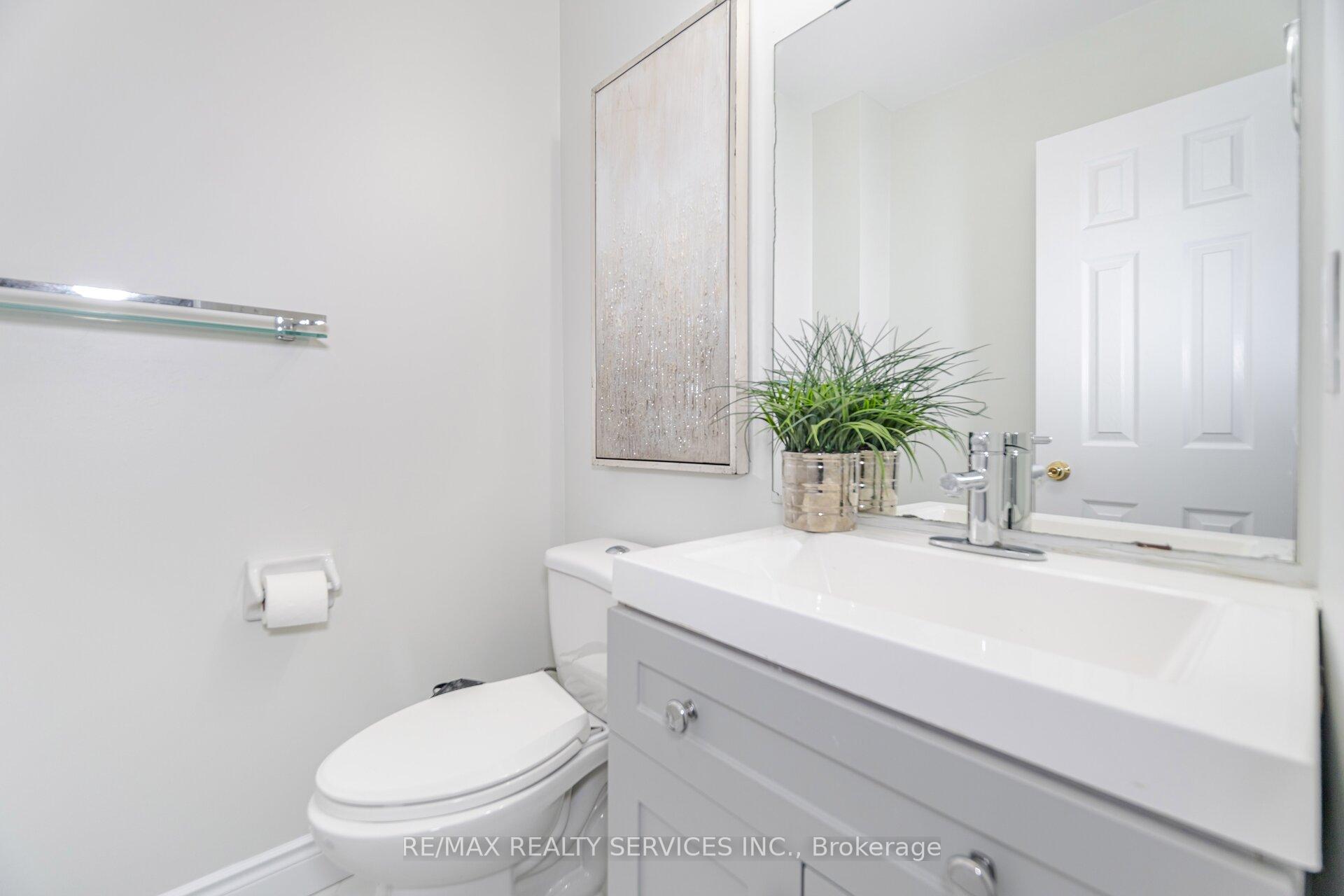 Photo 14 of 46 Hollowgrove Boulevard, Brampton, Vales of Castlemore — HOMEH