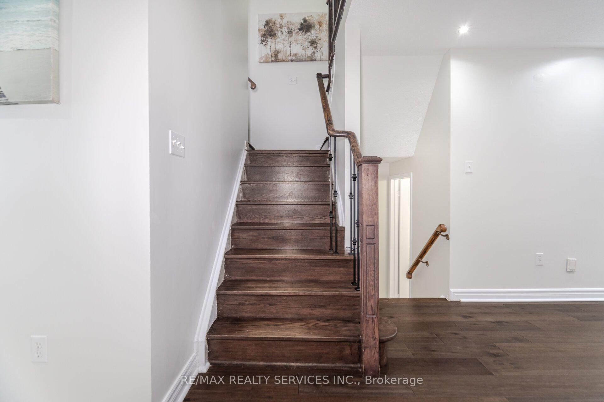 Photo 15 of 46 Hollowgrove Boulevard, Brampton, Vales of Castlemore — HOMEH