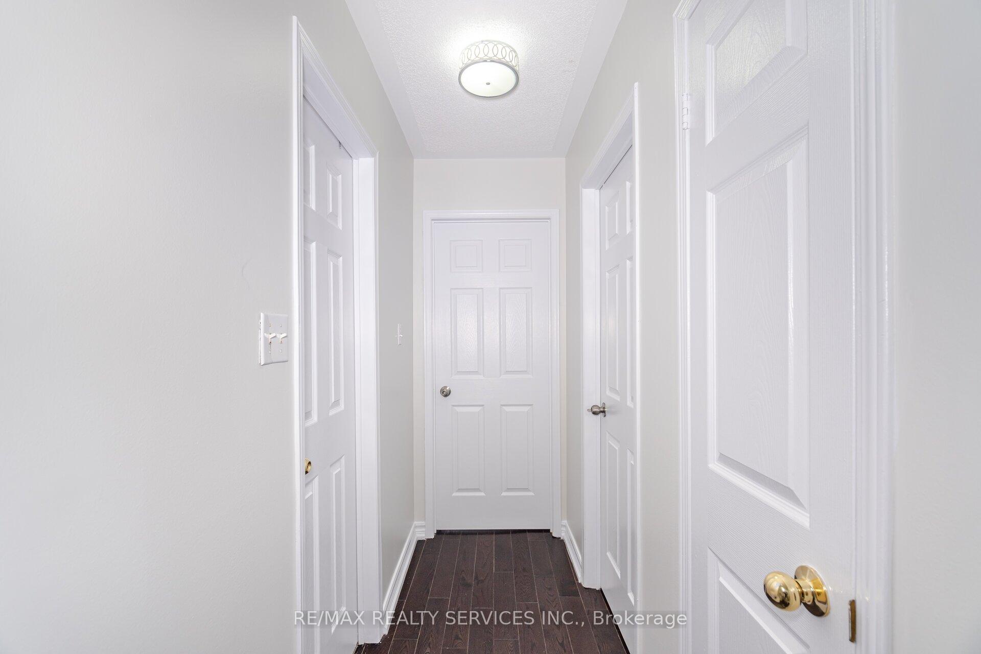 Photo 20 of 46 Hollowgrove Boulevard, Brampton, Vales of Castlemore — HOMEH