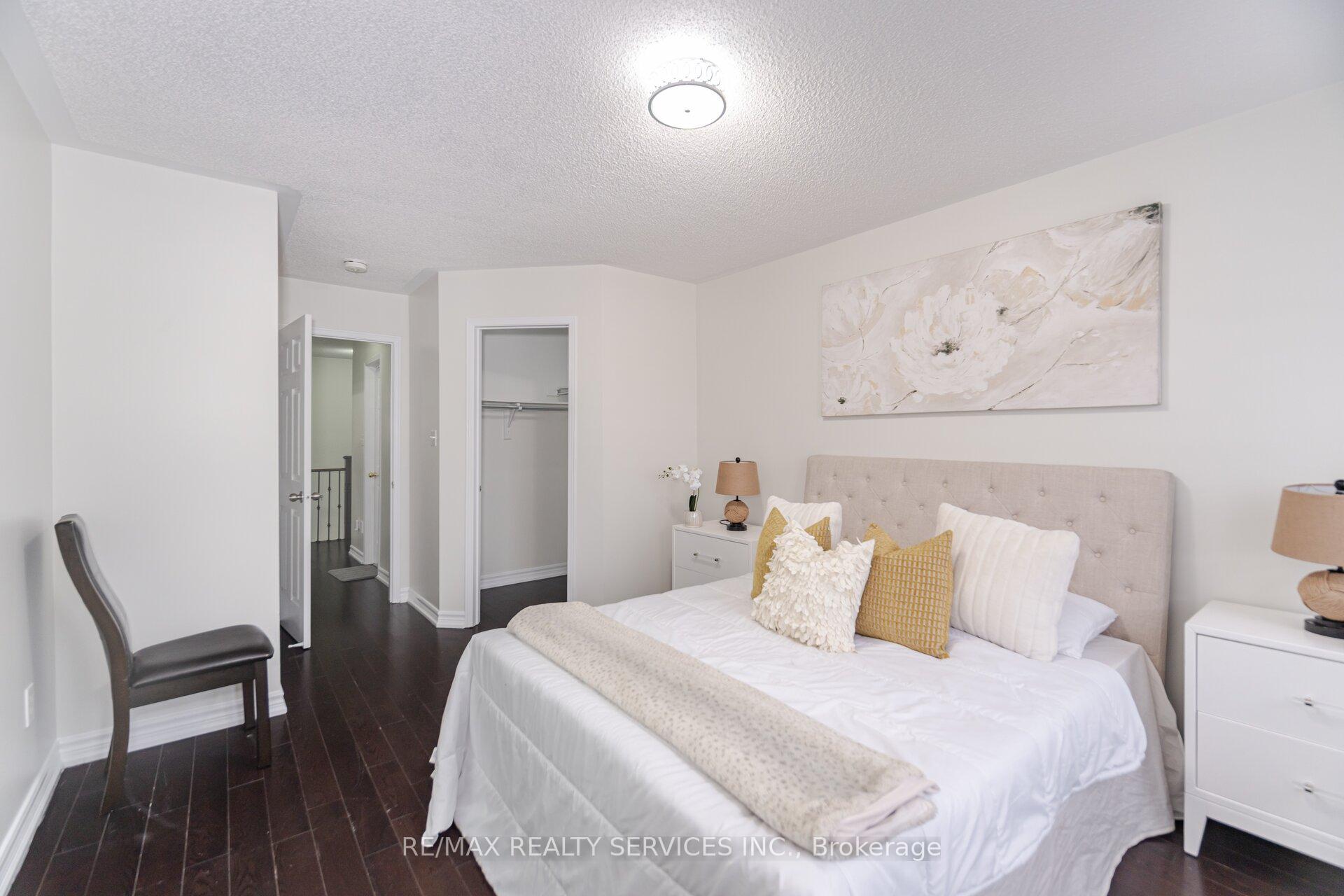 Photo 21 of 46 Hollowgrove Boulevard, Brampton, Vales of Castlemore — HOMEH