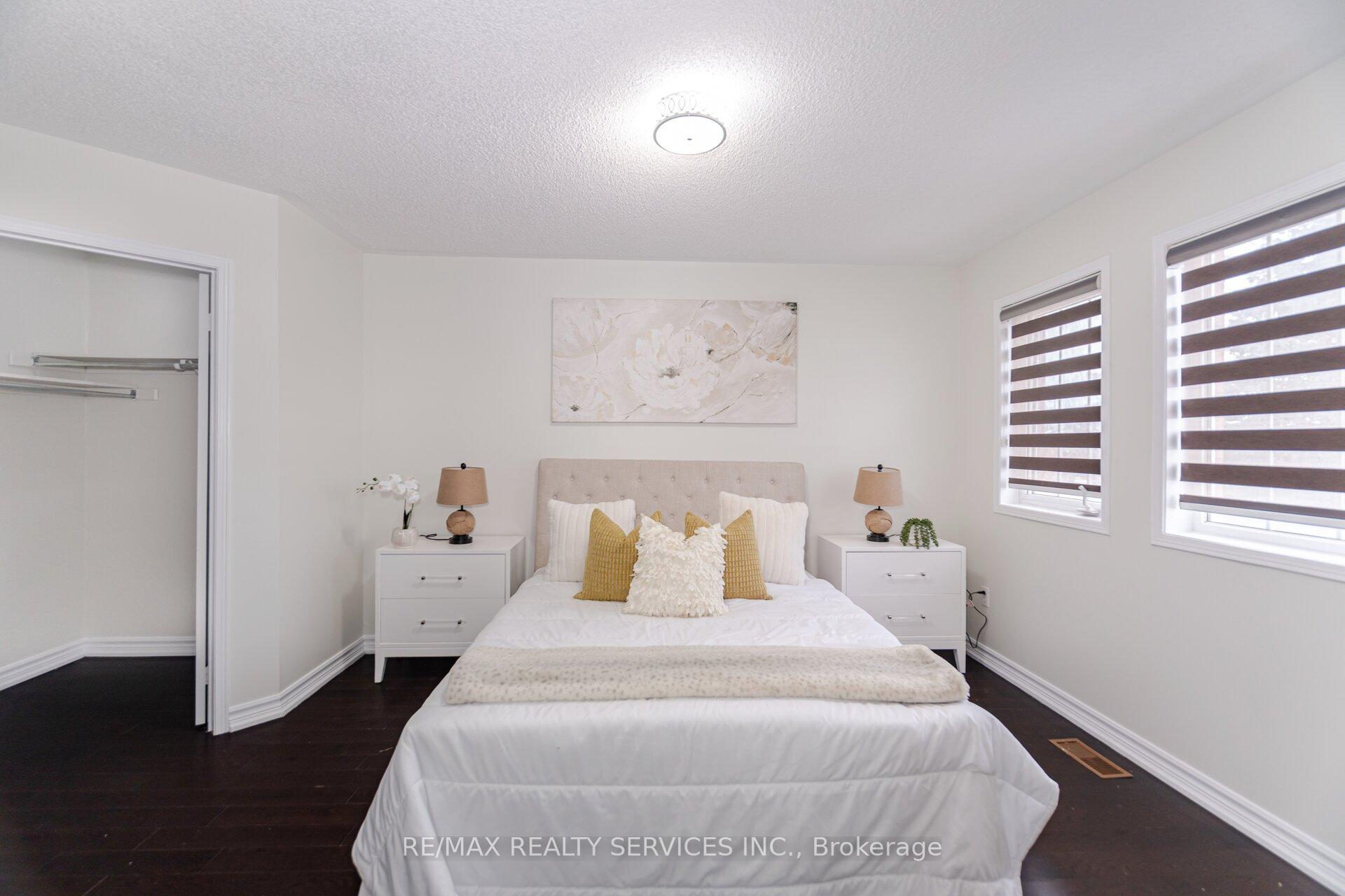 Photo 22 of 46 Hollowgrove Boulevard, Brampton, Vales of Castlemore — HOMEH
