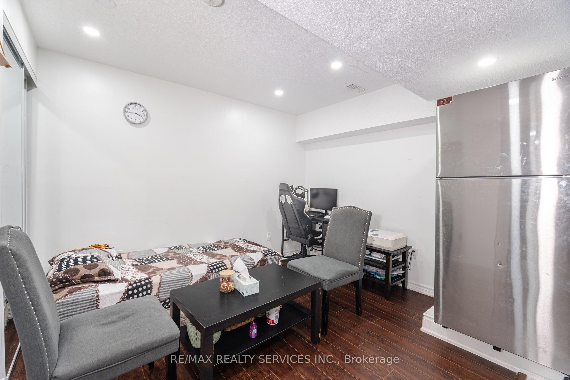 Photo 37 of 46 Hollowgrove Boulevard, Brampton, Vales of Castlemore — HOMEH