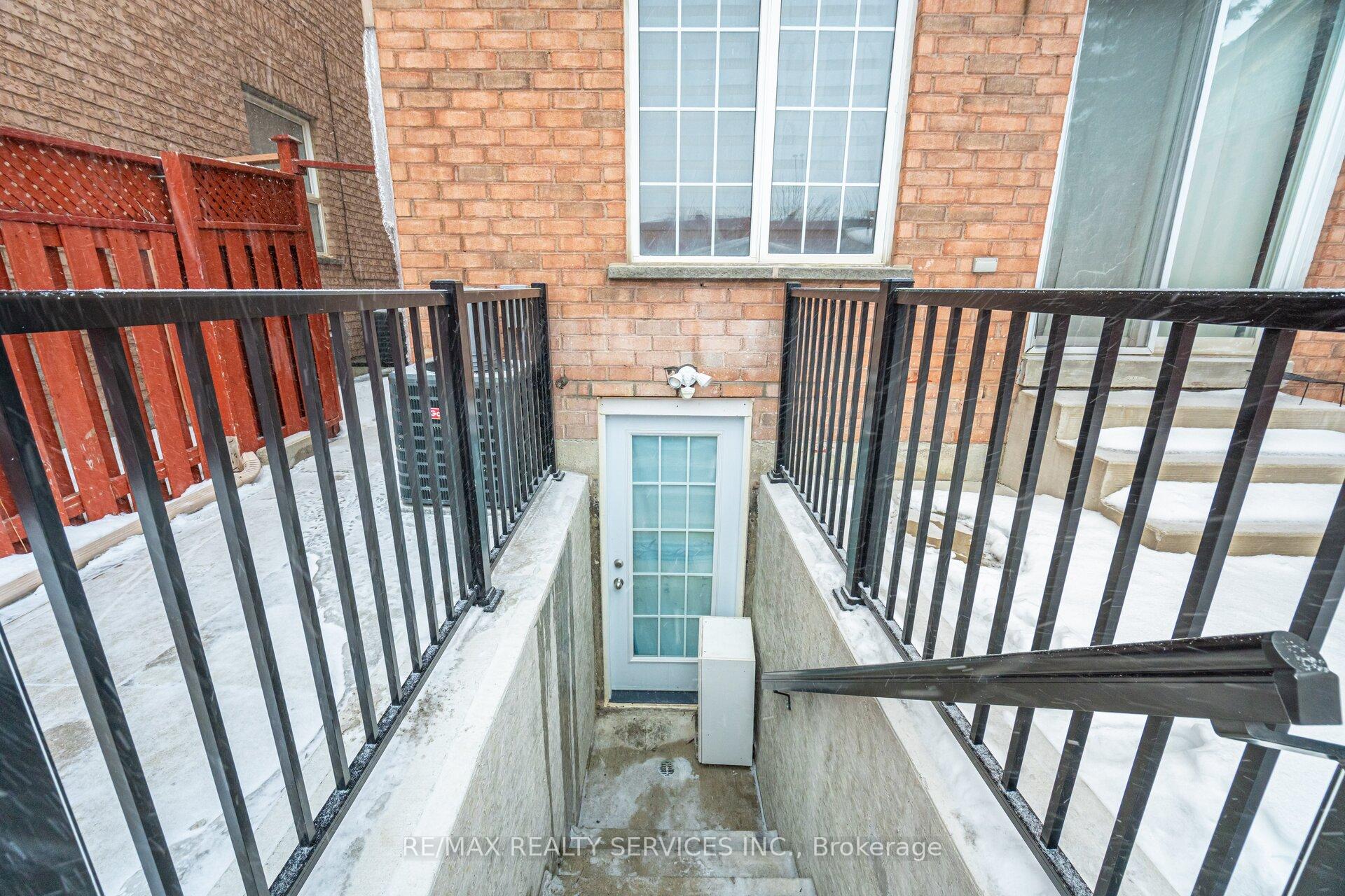 Photo 39 of 46 Hollowgrove Boulevard, Brampton, Vales of Castlemore — HOMEH
