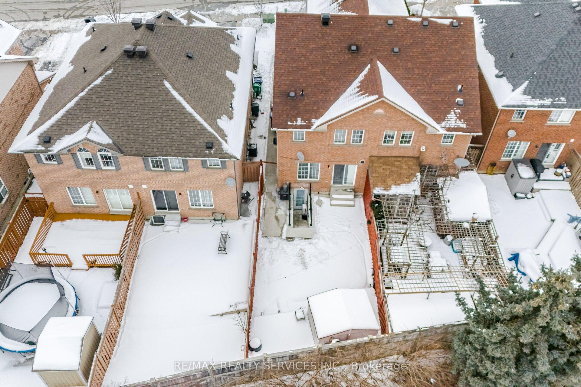 Photo 42 of 46 Hollowgrove Boulevard, Brampton, Vales of Castlemore — HOMEH