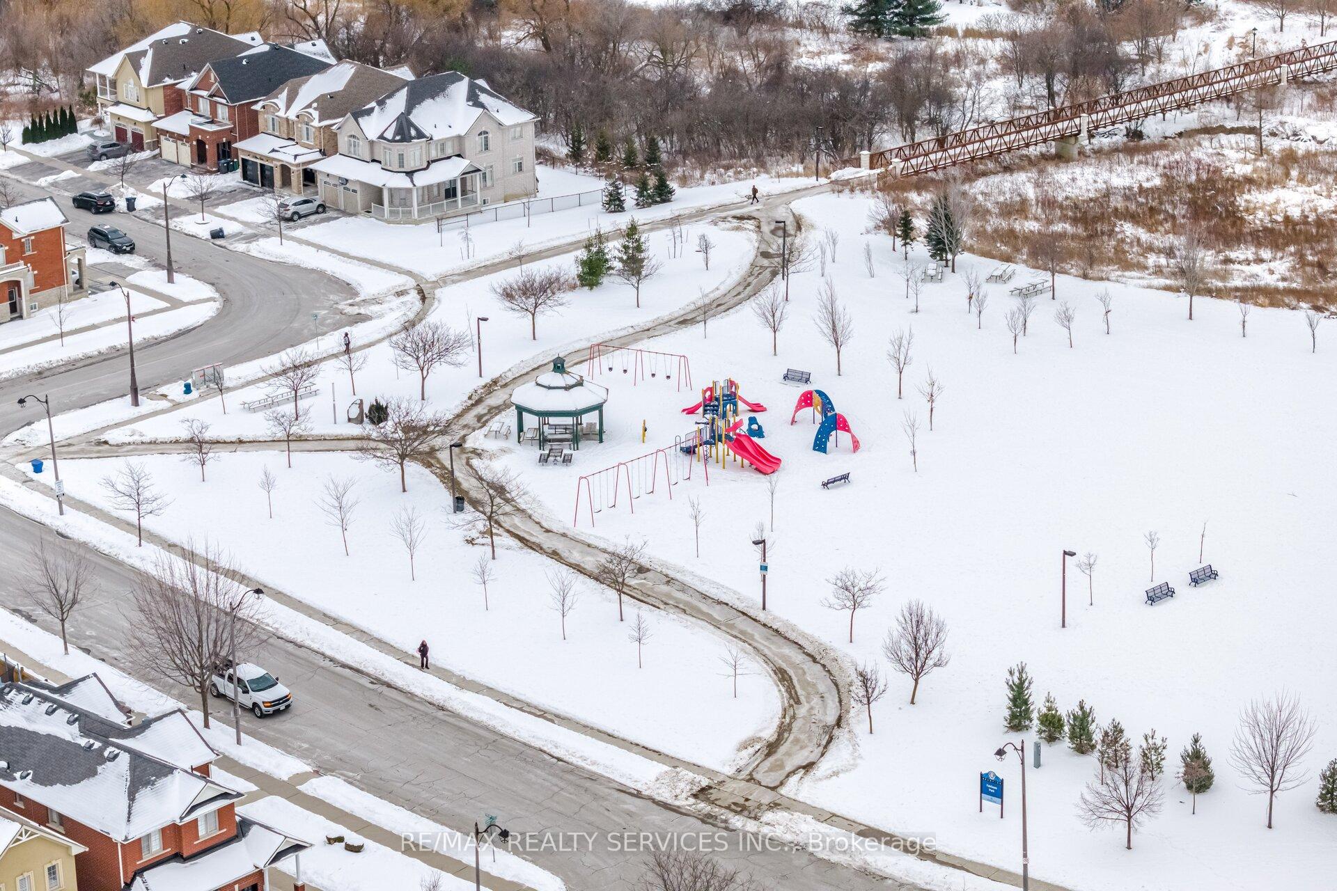 Photo 44 of 46 Hollowgrove Boulevard, Brampton, Vales of Castlemore — HOMEH