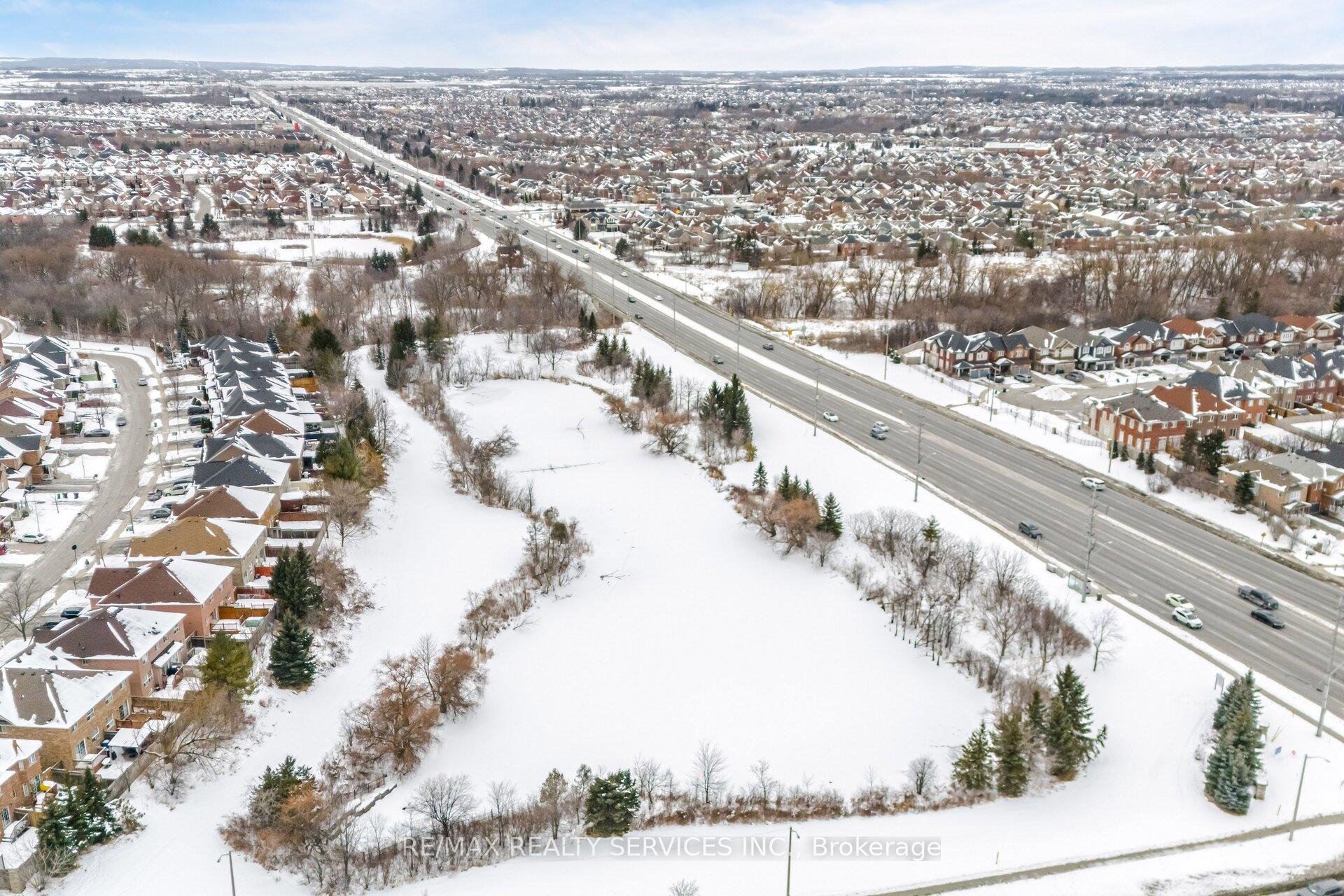 Photo 47 of 46 Hollowgrove Boulevard, Brampton, Vales of Castlemore — HOMEH