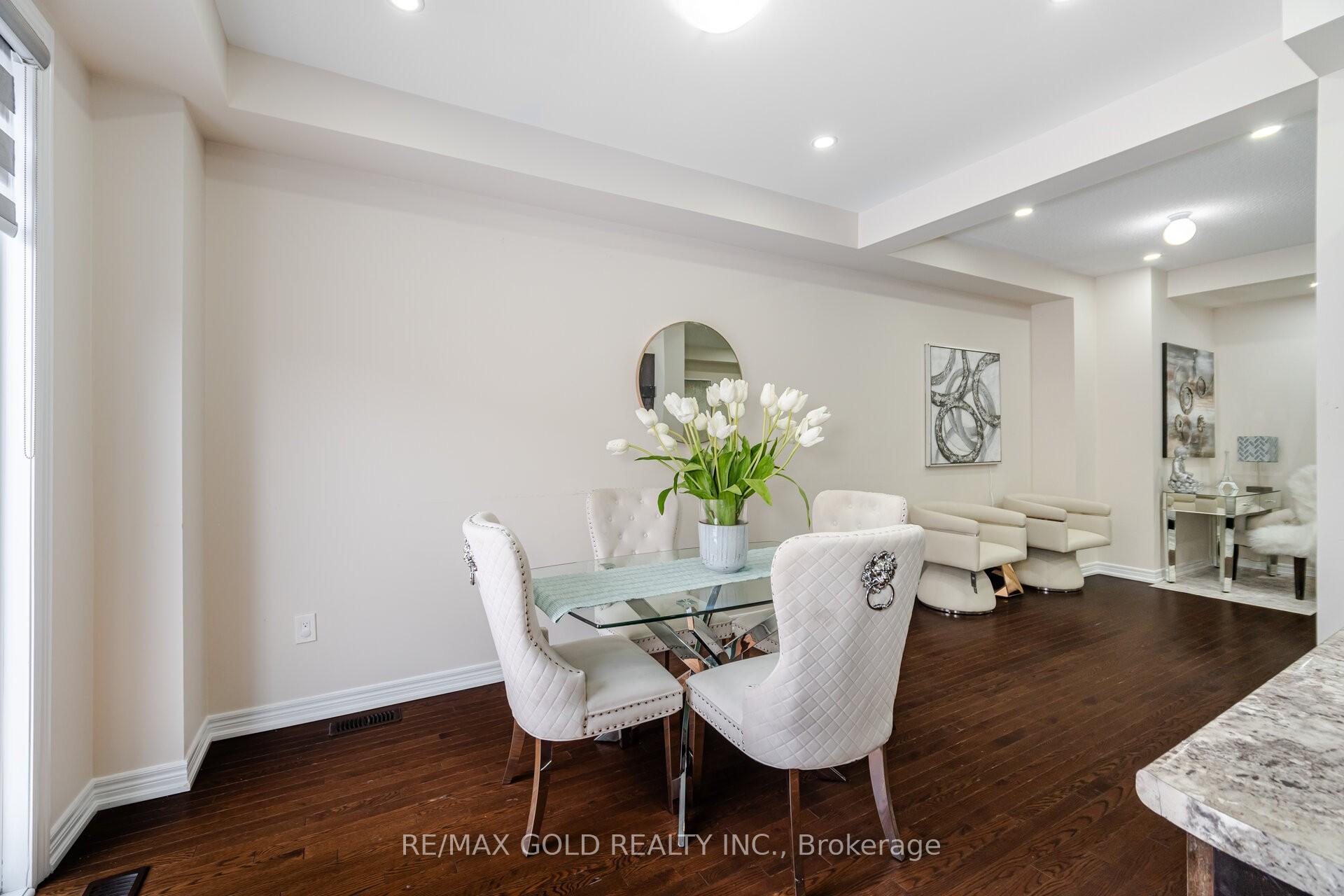 Photo 7 of 33 Davenfield Circle, Brampton, Bram East — HOMEH
