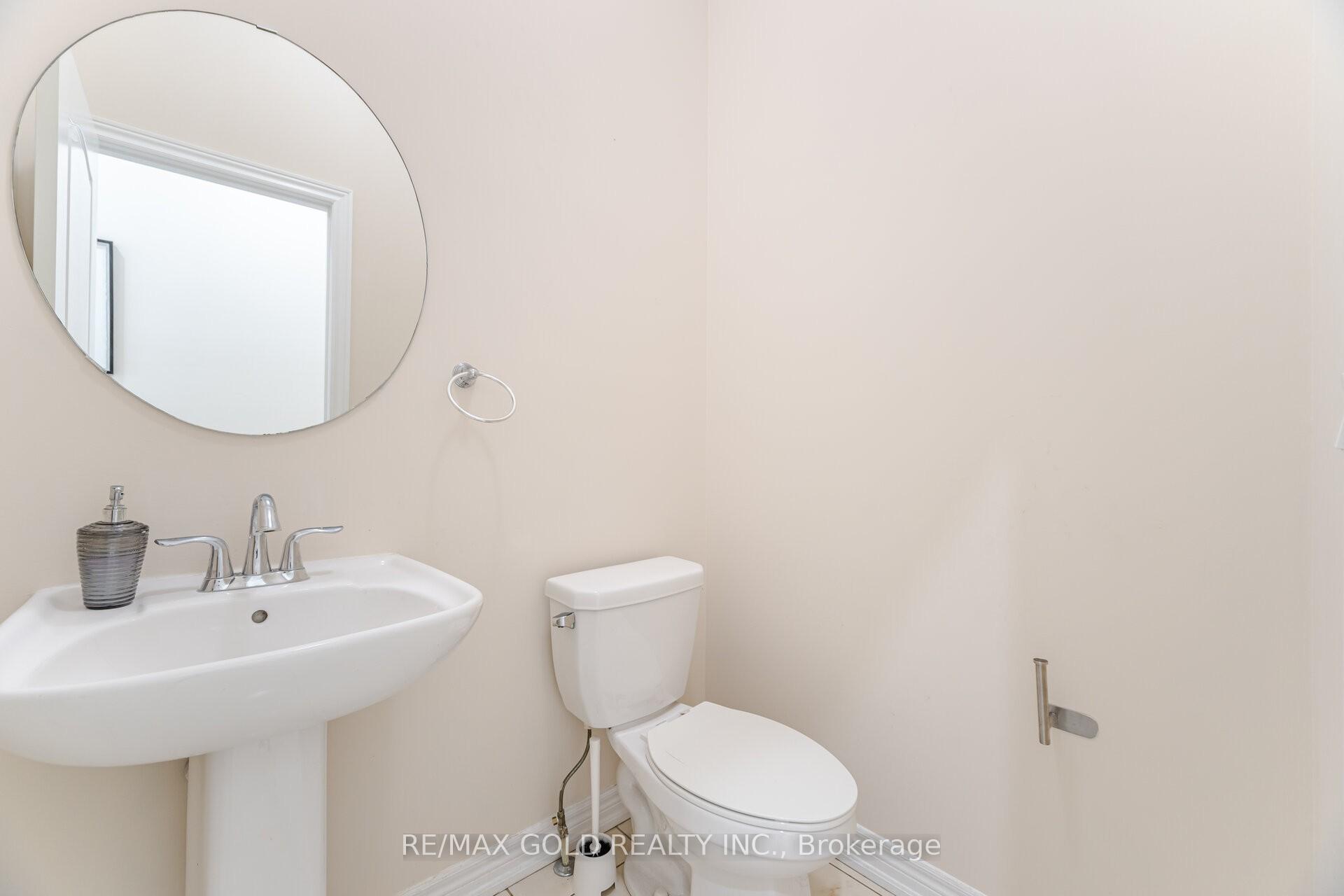 Photo 10 of 33 Davenfield Circle, Brampton, Bram East — HOMEH