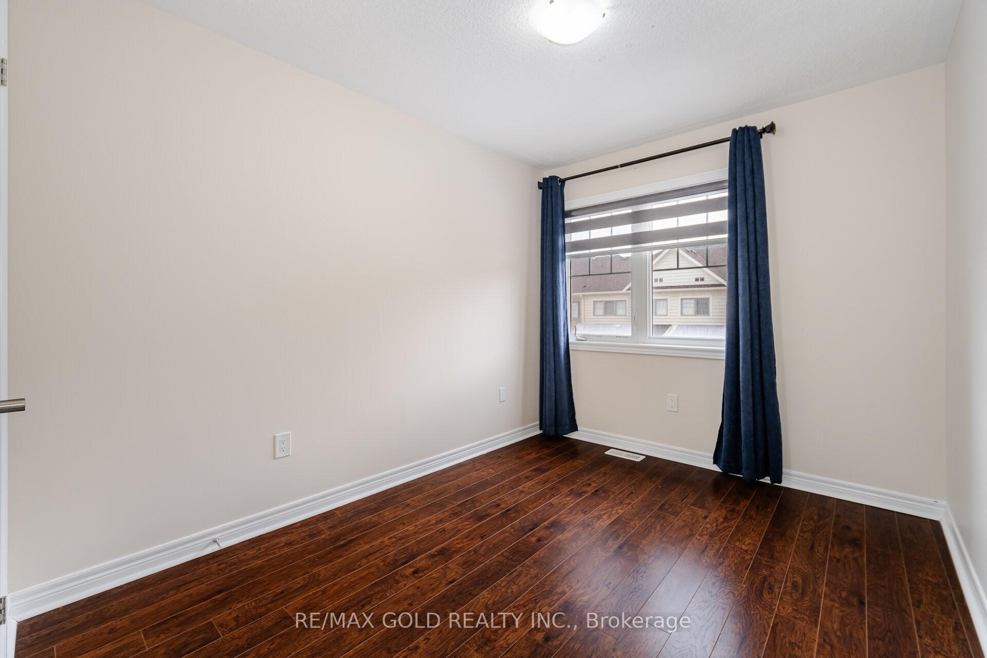 Photo 14 of 33 Davenfield Circle, Brampton, Bram East — HOMEH