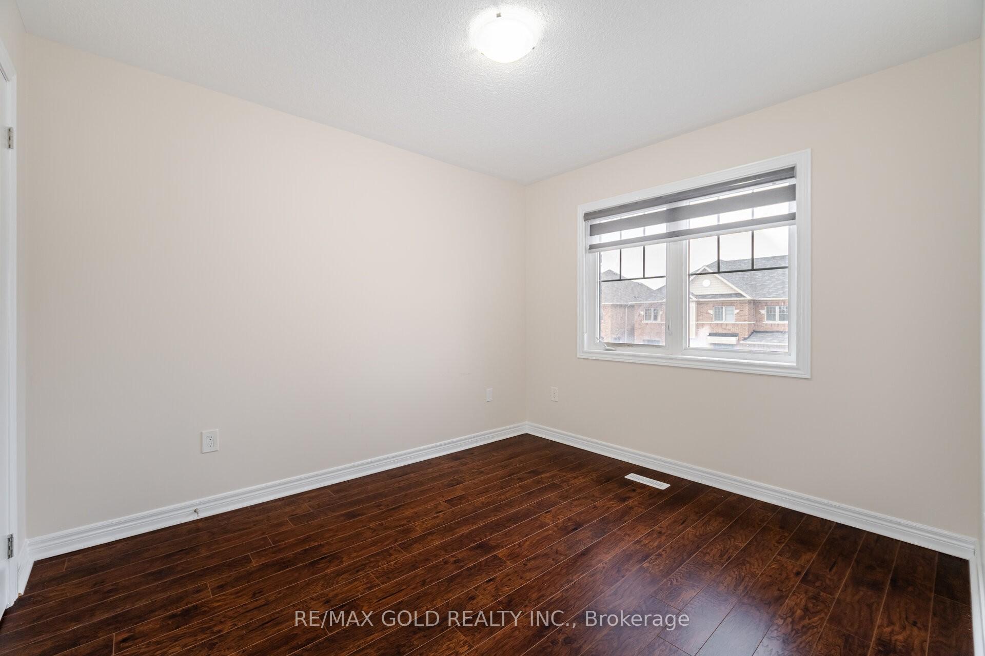 Photo 15 of 33 Davenfield Circle, Brampton, Bram East — HOMEH