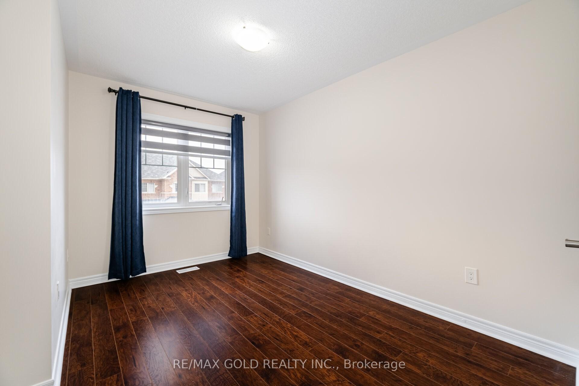 Photo 16 of 33 Davenfield Circle, Brampton, Bram East — HOMEH