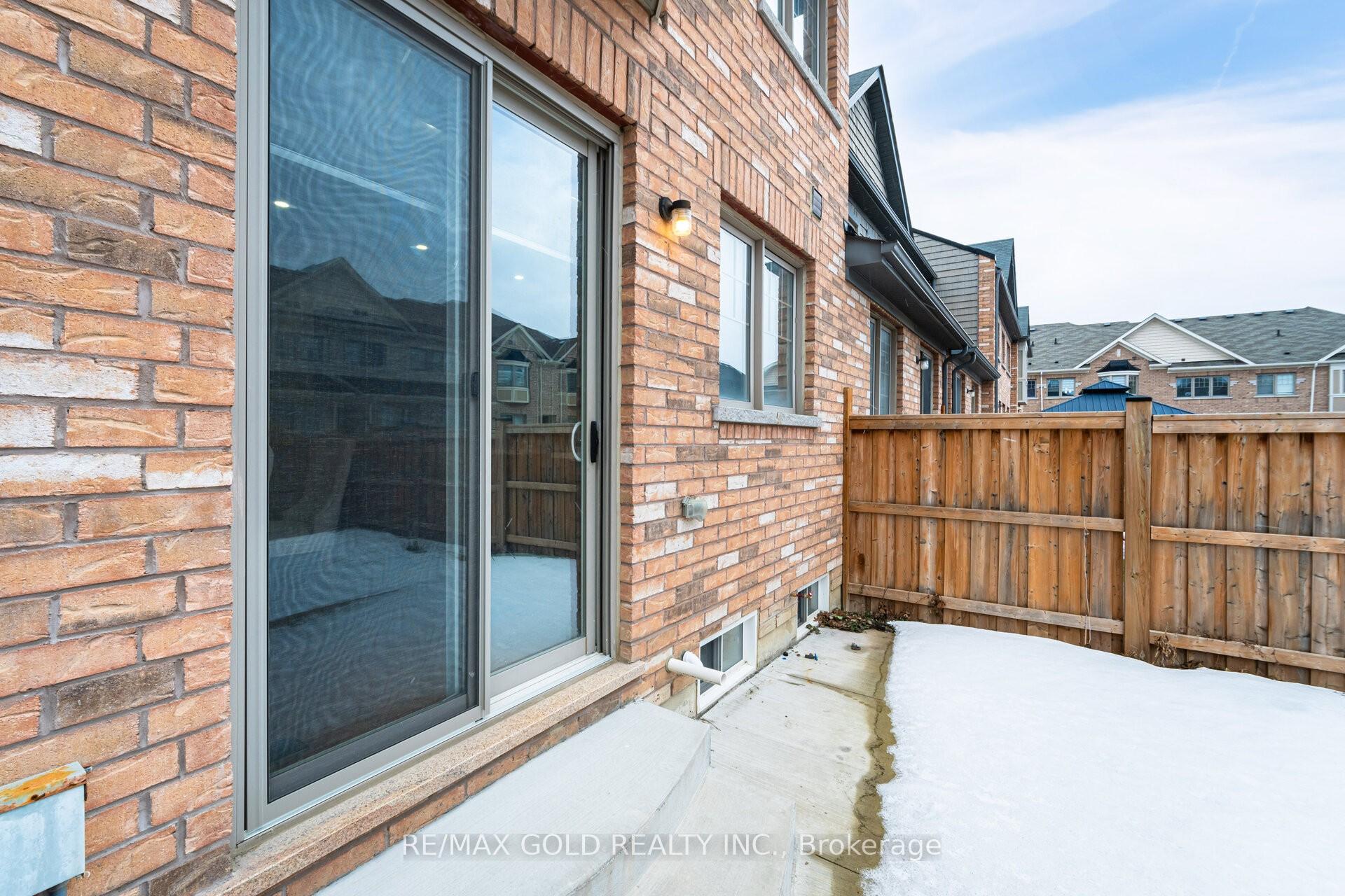 Photo 18 of 33 Davenfield Circle, Brampton, Bram East — HOMEH