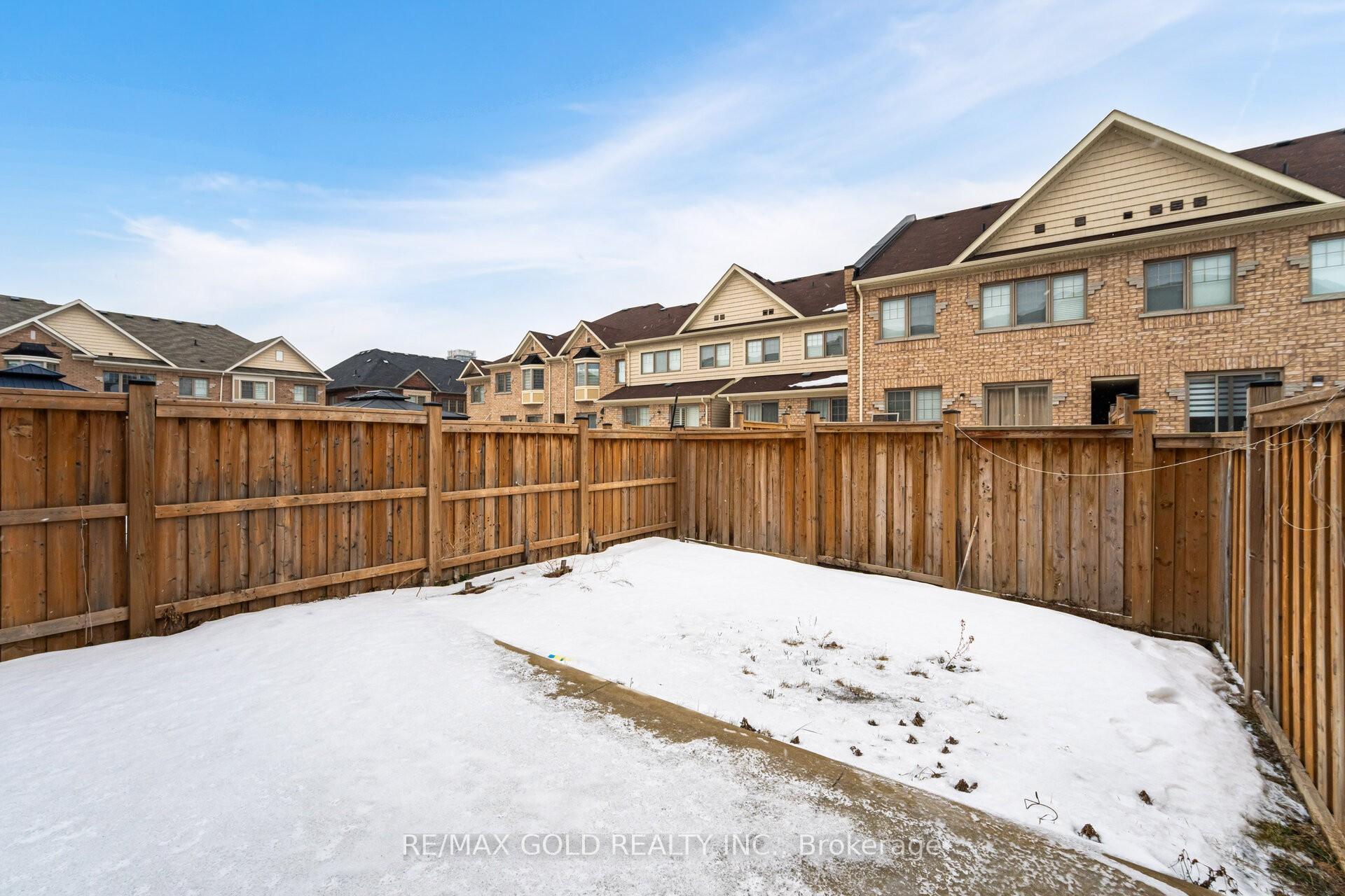 Photo 19 of 33 Davenfield Circle, Brampton, Bram East — HOMEH