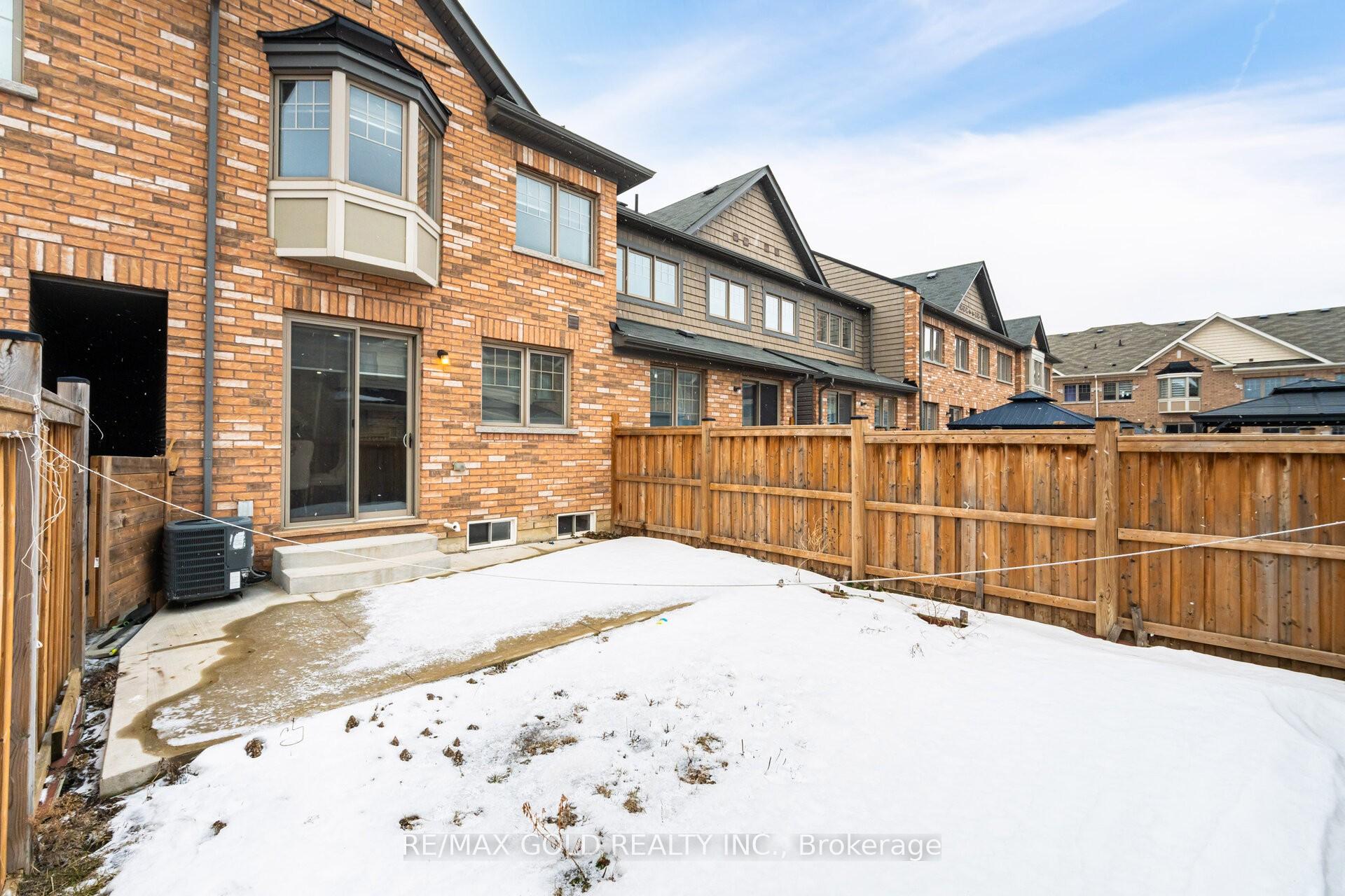 Photo 20 of 33 Davenfield Circle, Brampton, Bram East — HOMEH
