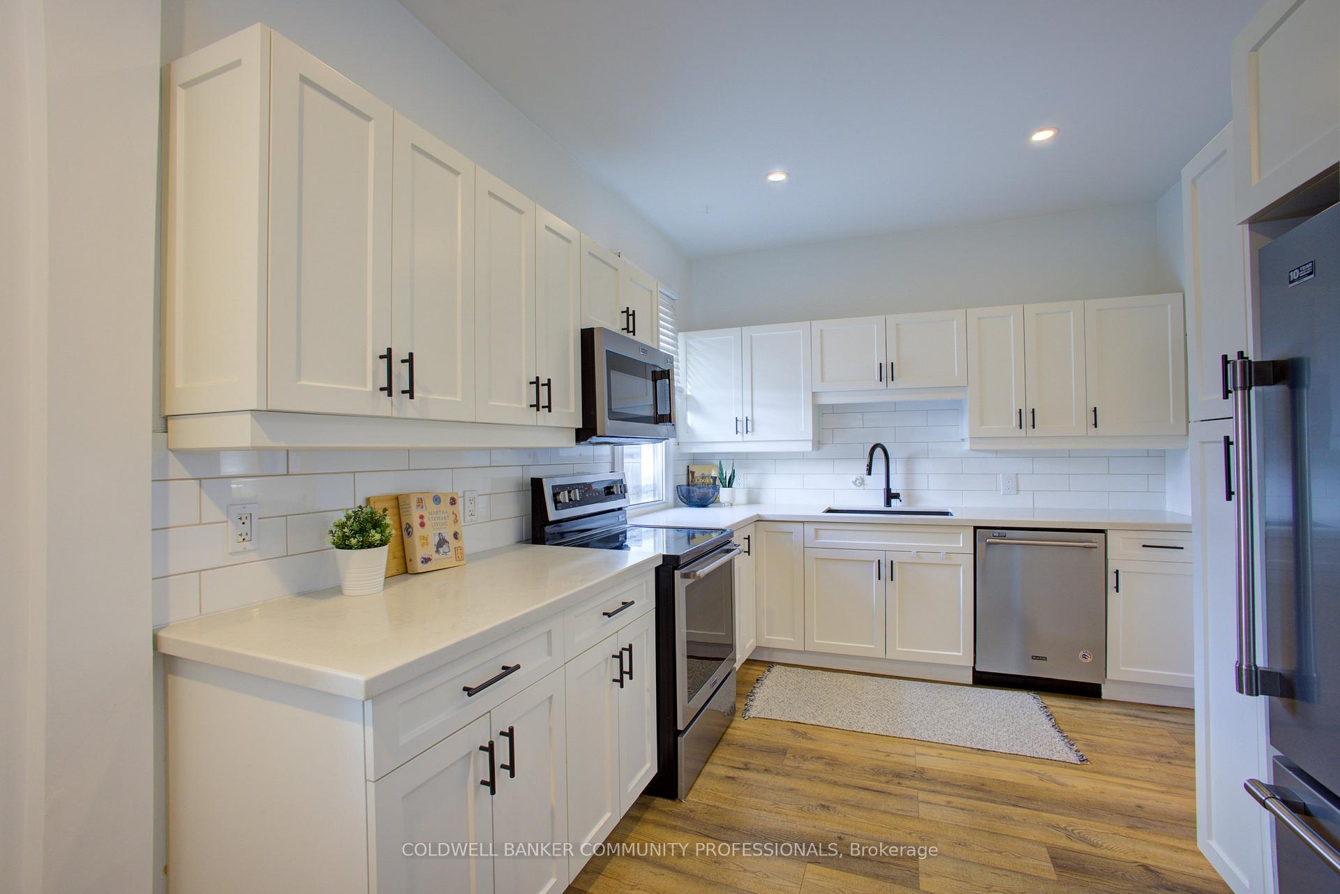 Photo 13 of 44 Highland Avenue, Hamilton, Crown Point — HOMEH