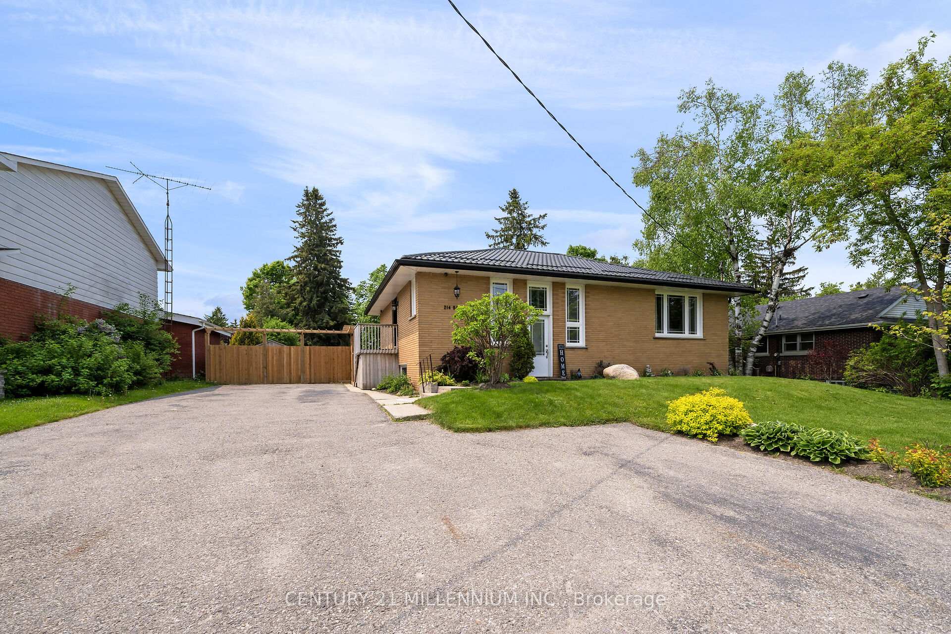 Photo 2 of 214 Daniel Street, Erin — HOMEH