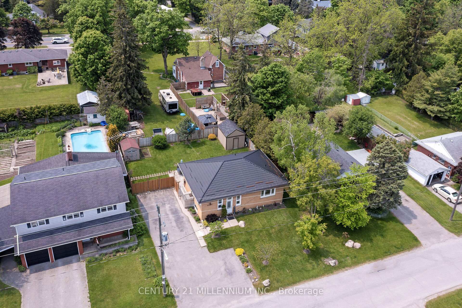 Photo 4 of 214 Daniel Street, Erin — HOMEH