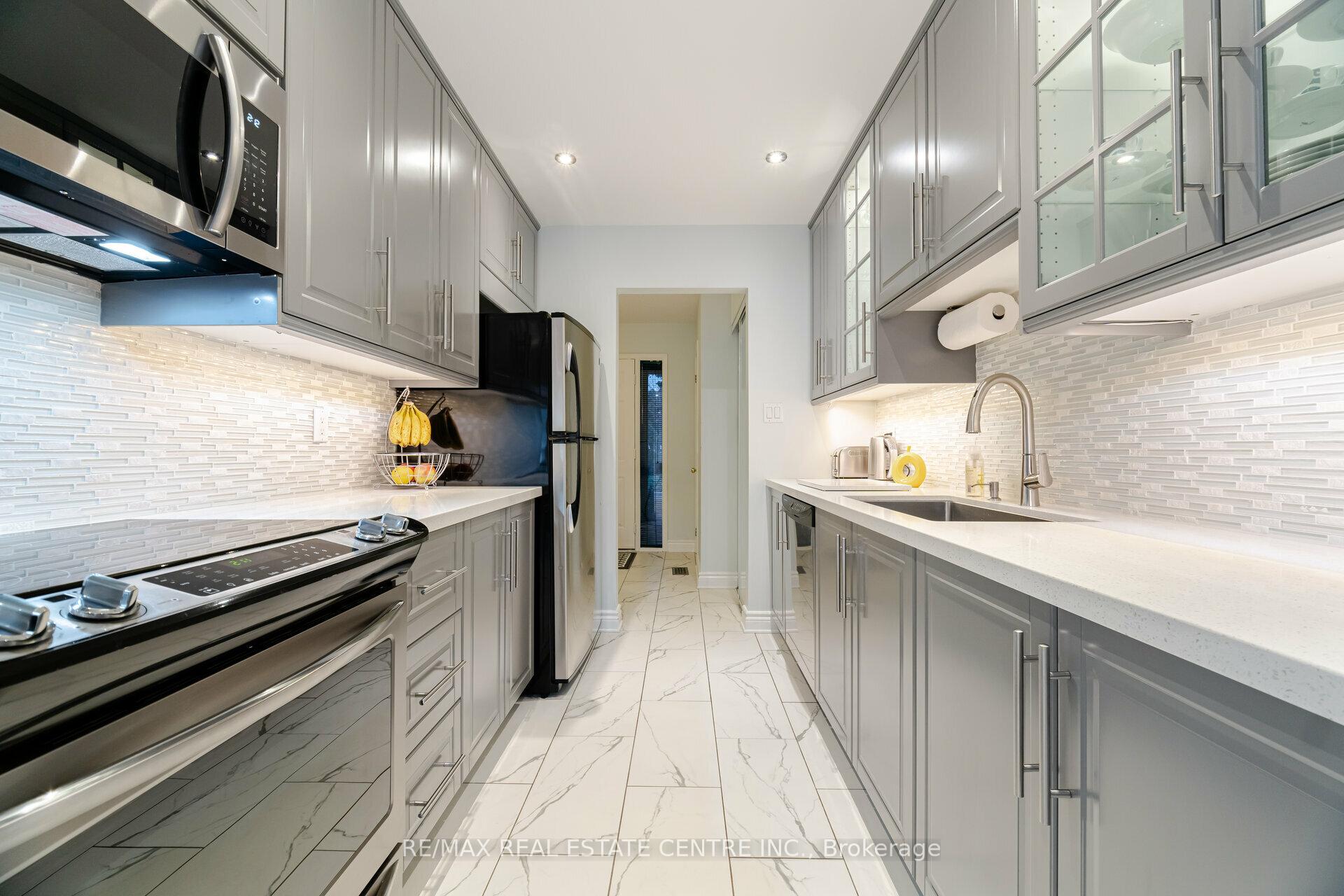 Photo 16 of 24 Acadian Heights, Brampton, Fletcher's Creek South — HOMEH