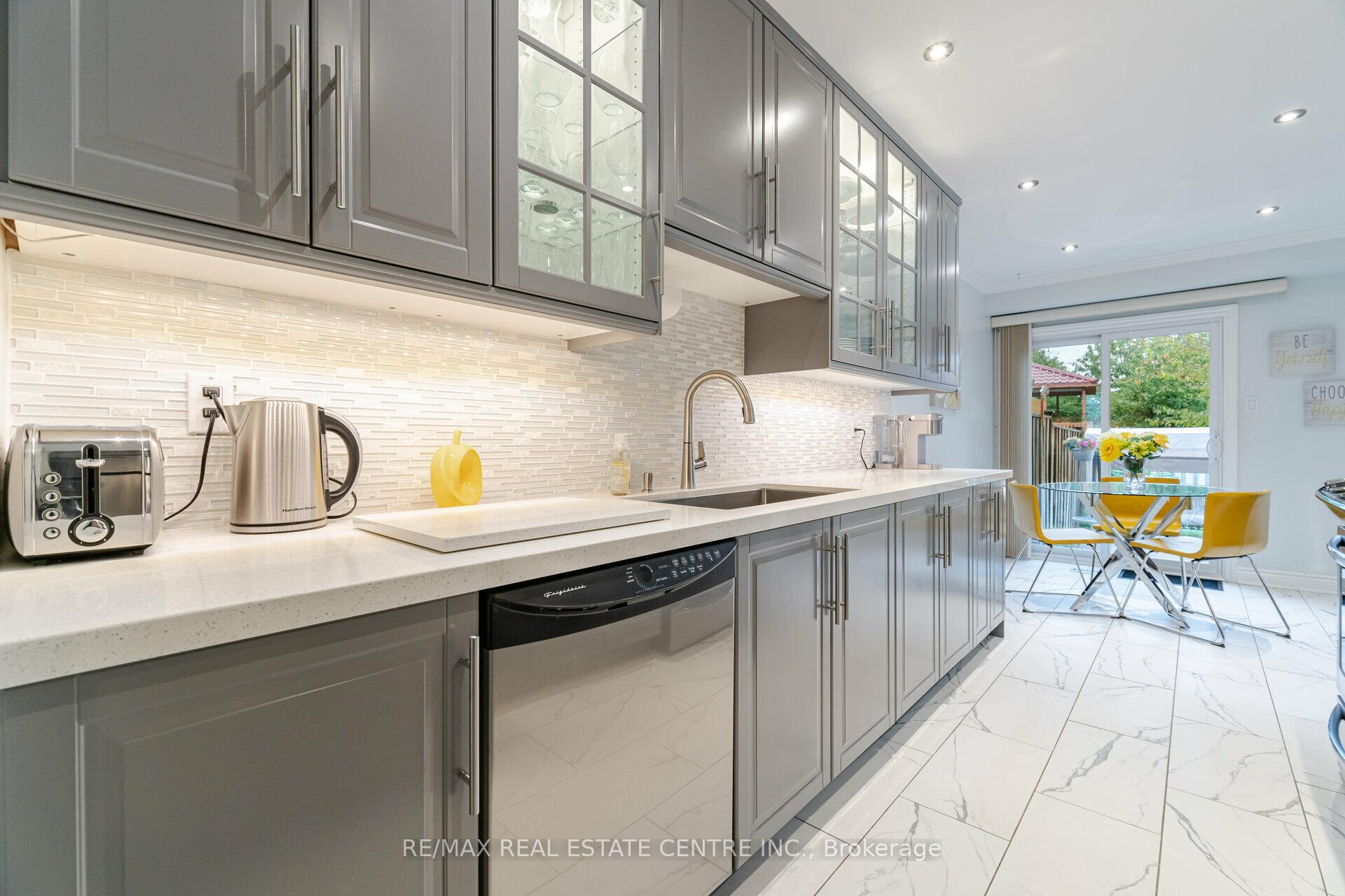 Photo 32 of 24 Acadian Heights, Brampton, Fletcher's Creek South — HOMEH
