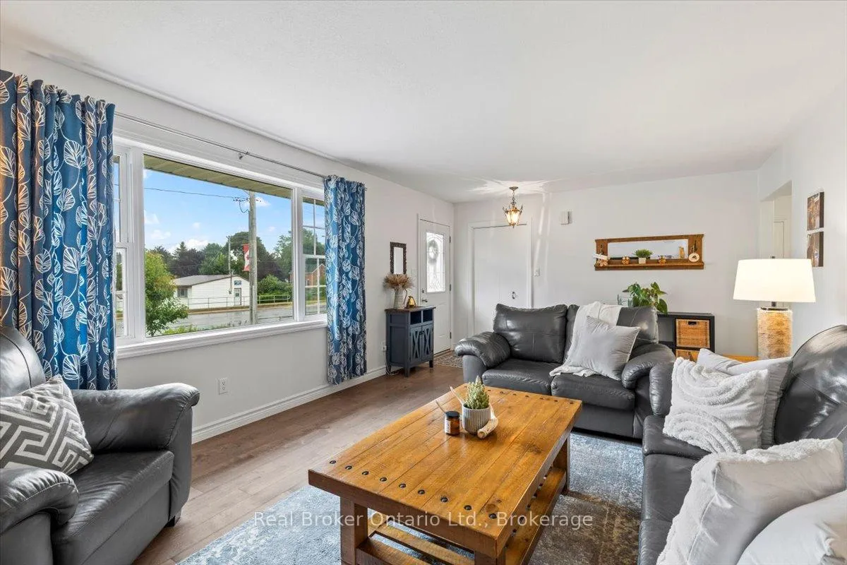 Photo 5 of 40 Arthur Street W, Minto — HOMEH