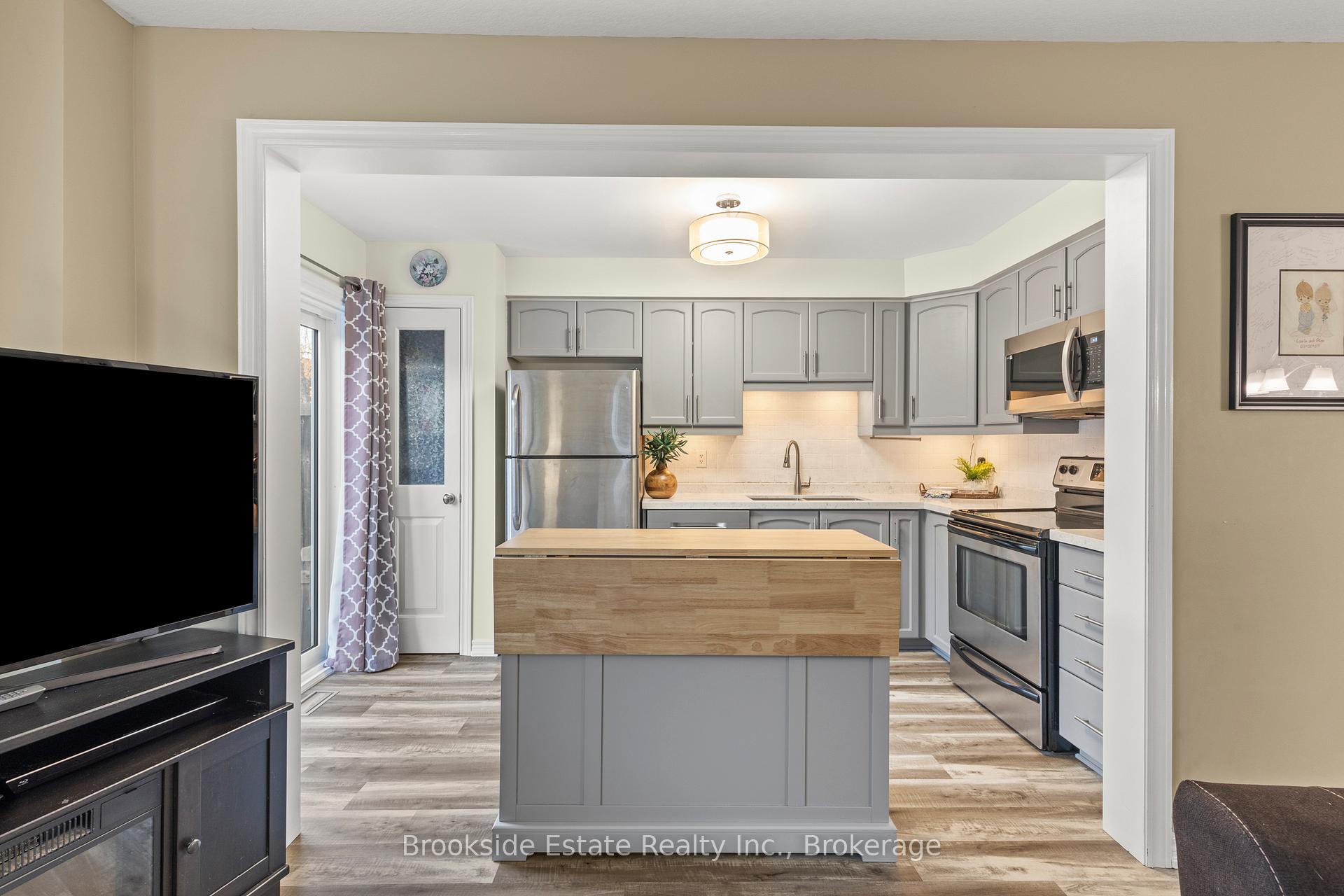 Photo 17 of Unit 24, 222 Fall Fair Way, Hamilton, Binbrook — HOMEH