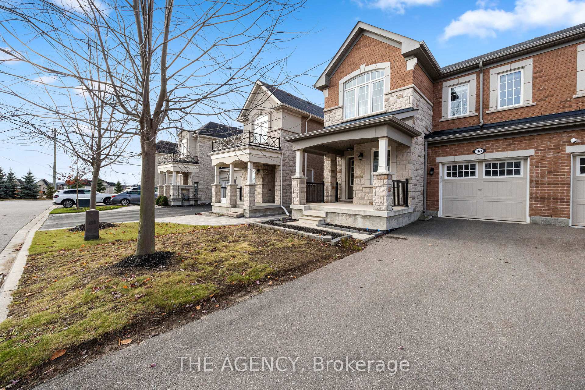 Photo 1 of 163 Payne Crescent, Aurora, Rural Aurora — HOMEH