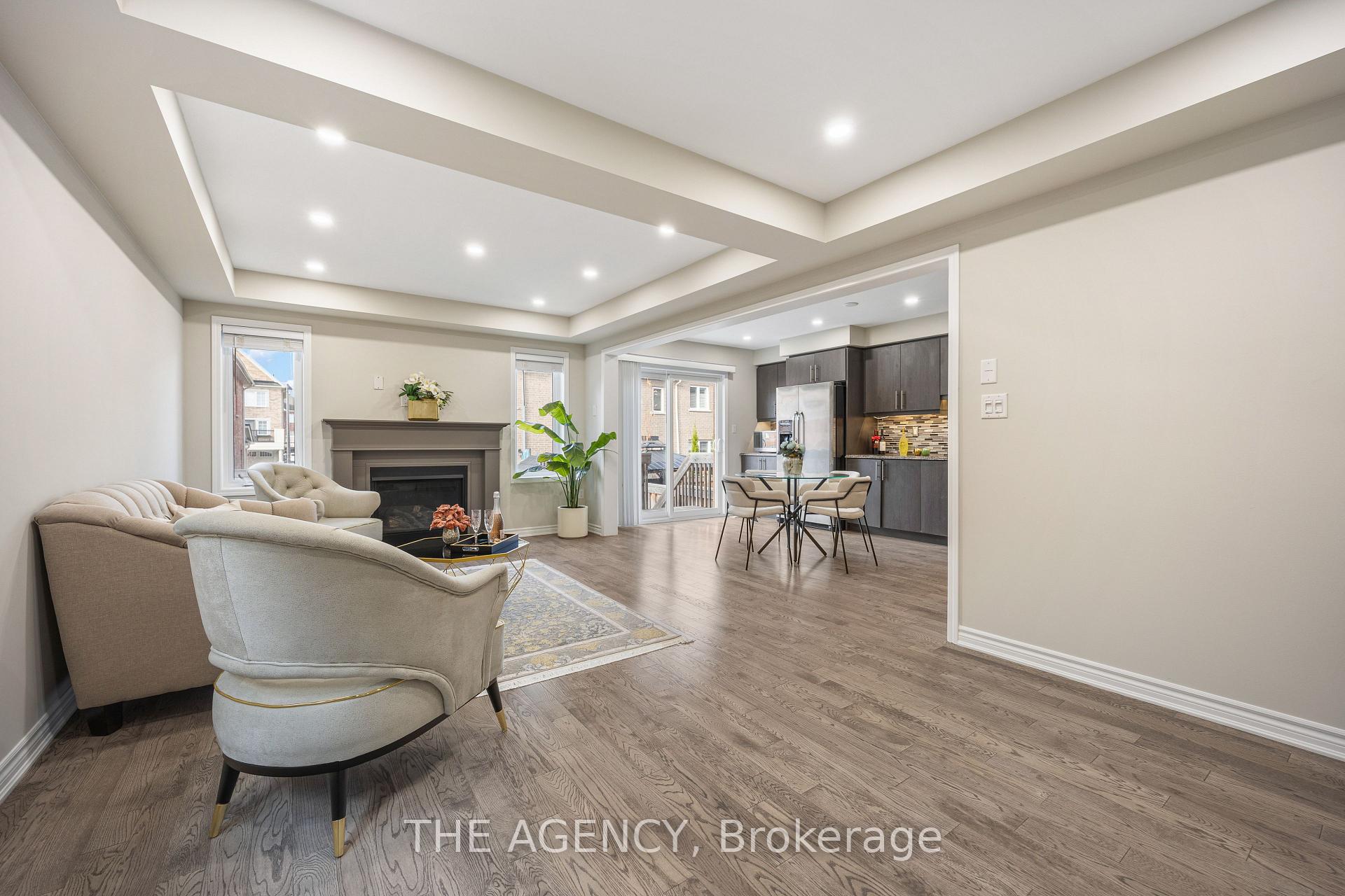 Photo 9 of 163 Payne Crescent, Aurora, Rural Aurora — HOMEH