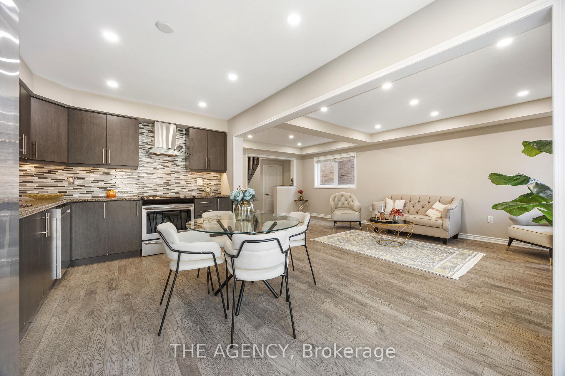 Photo 18 of 163 Payne Crescent, Aurora, Rural Aurora — HOMEH