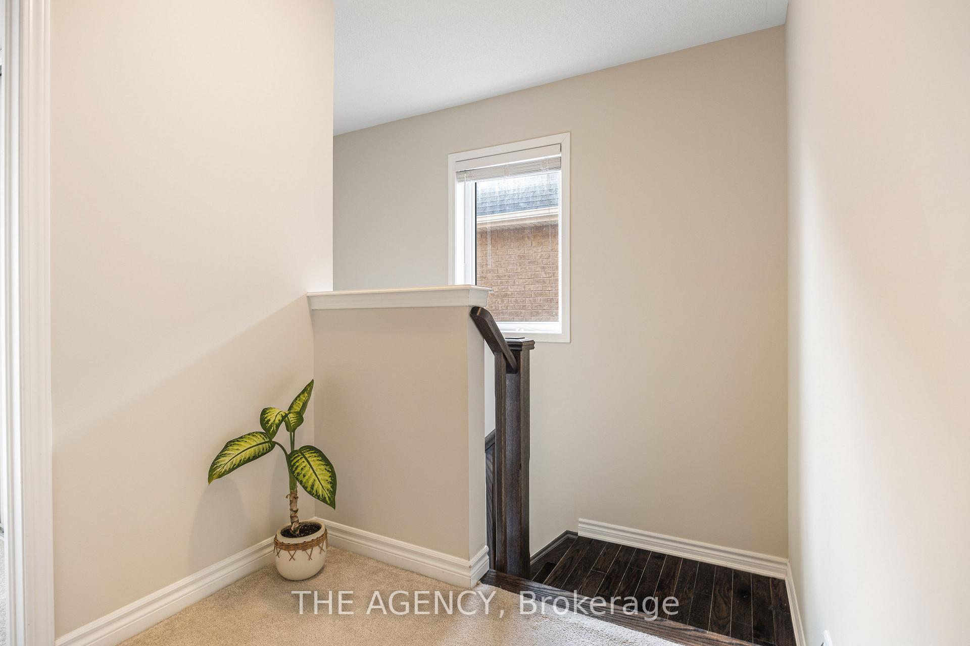 Photo 19 of 163 Payne Crescent, Aurora, Rural Aurora — HOMEH