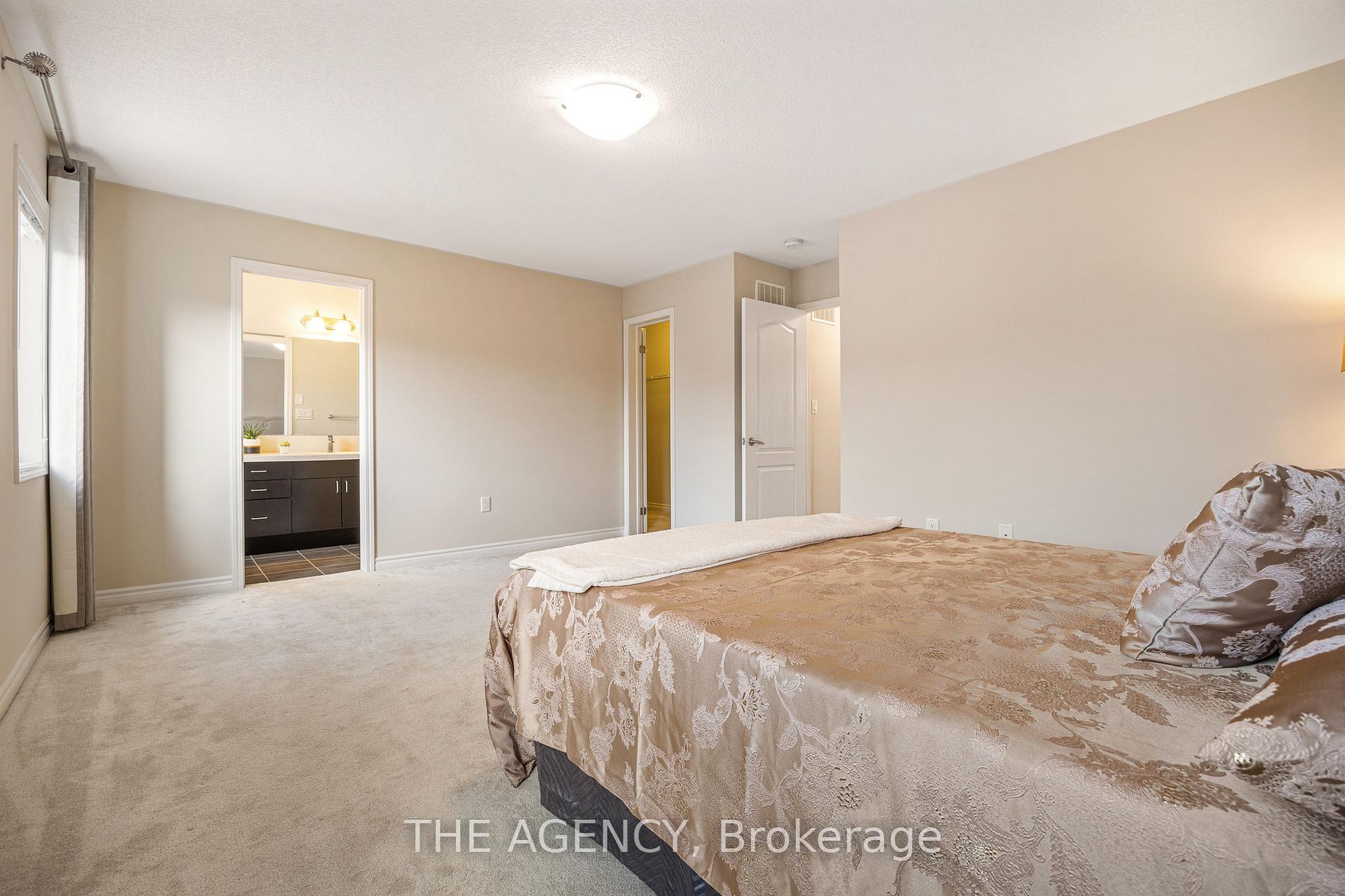 Photo 21 of 163 Payne Crescent, Aurora, Rural Aurora — HOMEH