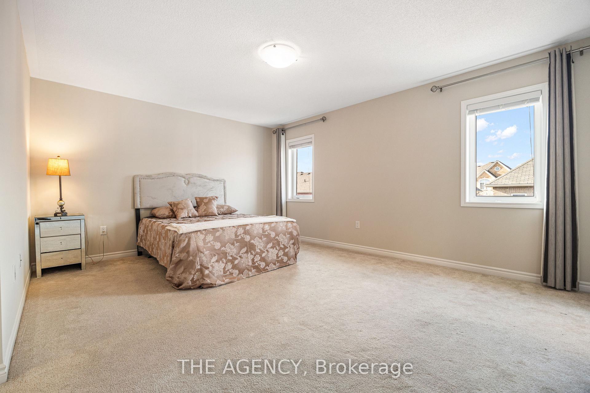 Photo 26 of 163 Payne Crescent, Aurora, Rural Aurora — HOMEH
