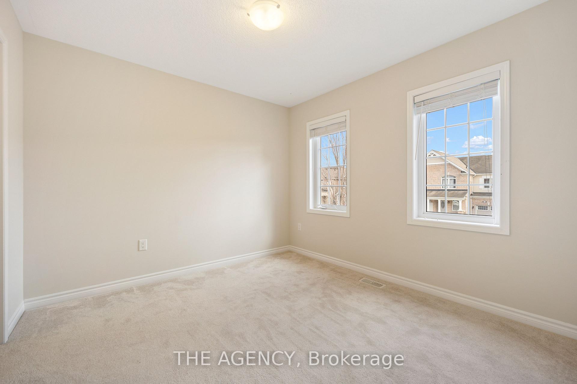 Photo 27 of 163 Payne Crescent, Aurora, Rural Aurora — HOMEH