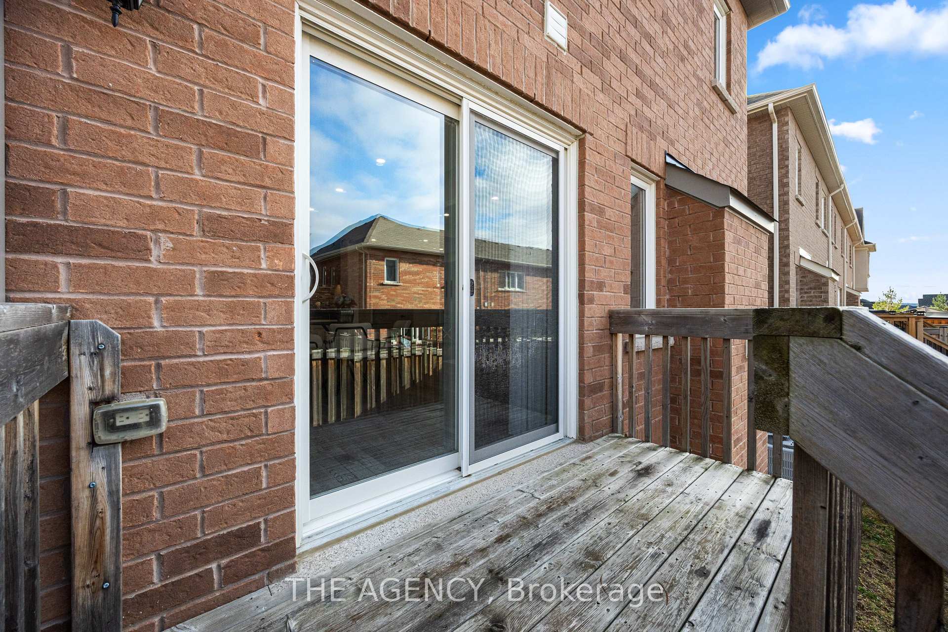 Photo 35 of 163 Payne Crescent, Aurora, Rural Aurora — HOMEH