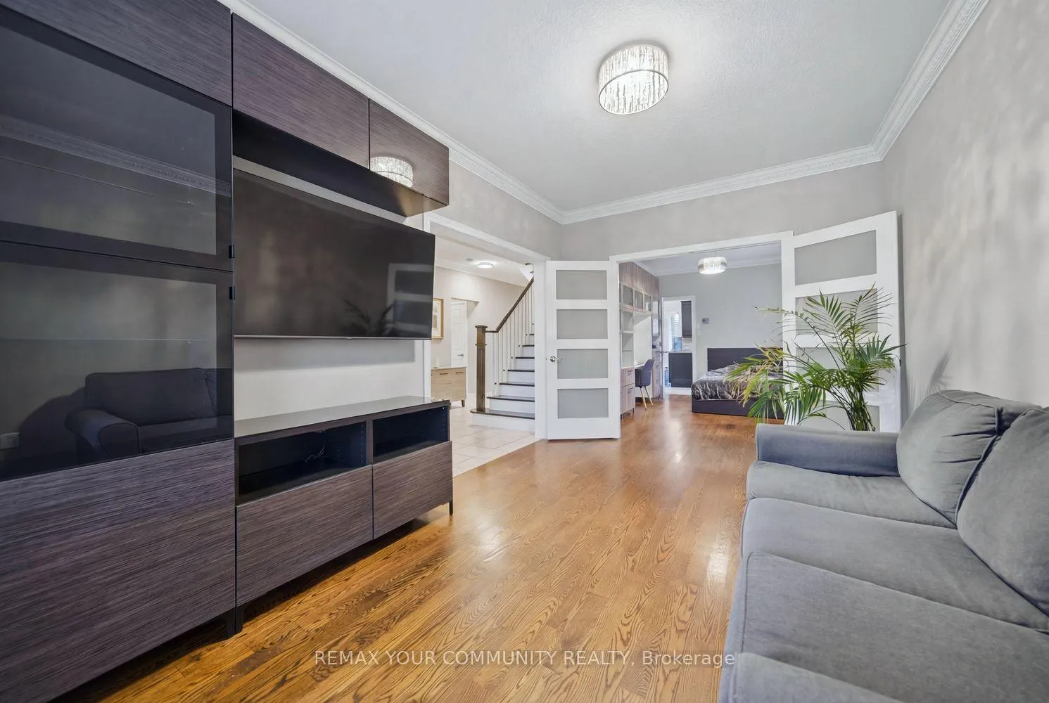 Photo 8 of 405 Searles Court, Mississauga, Hurontario — HOMEH