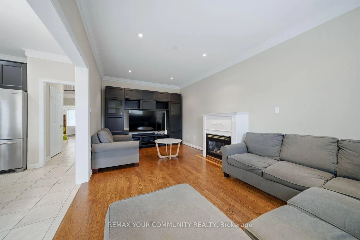 Photo 16 of 405 Searles Court, Mississauga, Hurontario — HOMEH