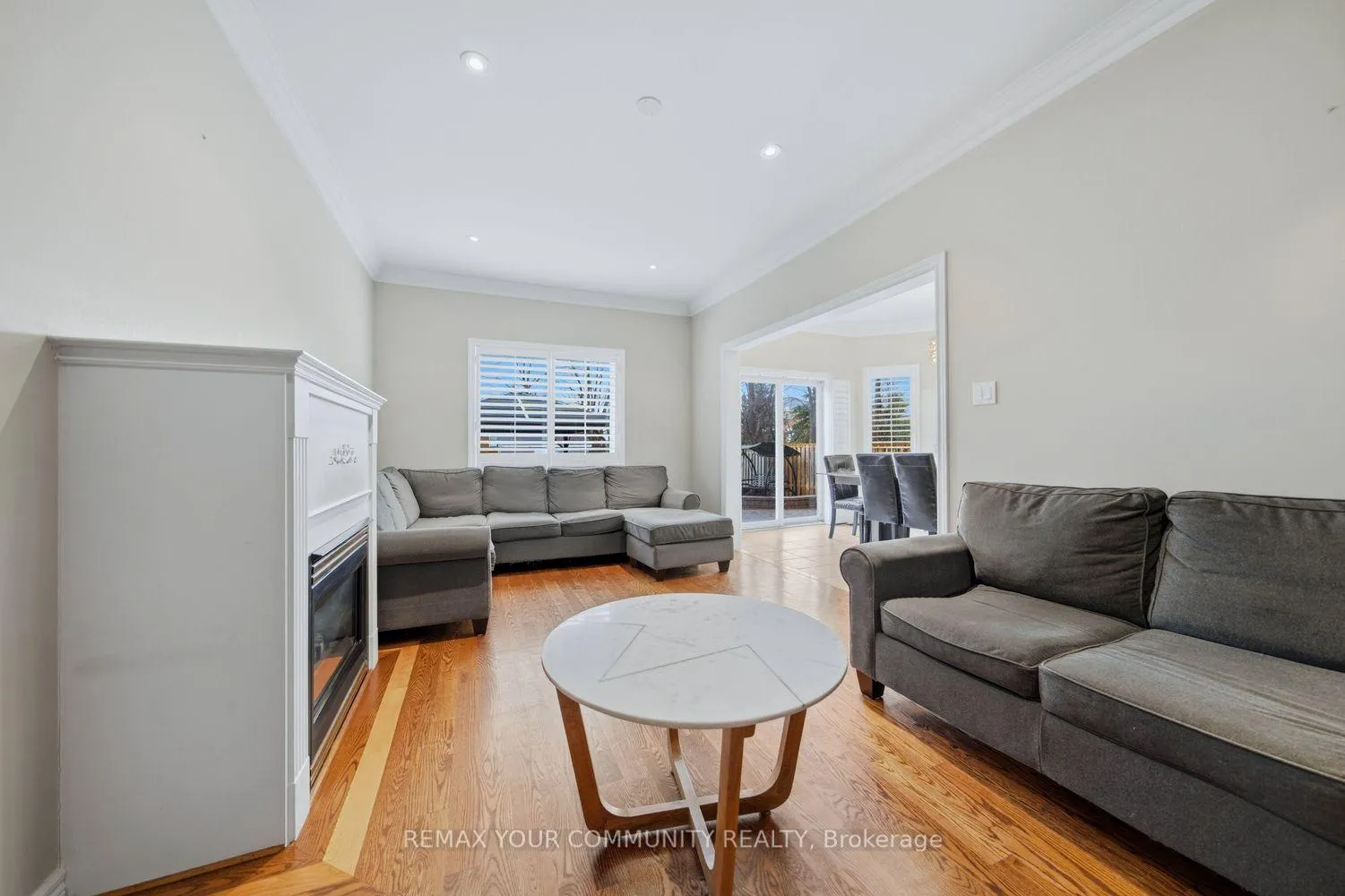 Photo 17 of 405 Searles Court, Mississauga, Hurontario — HOMEH