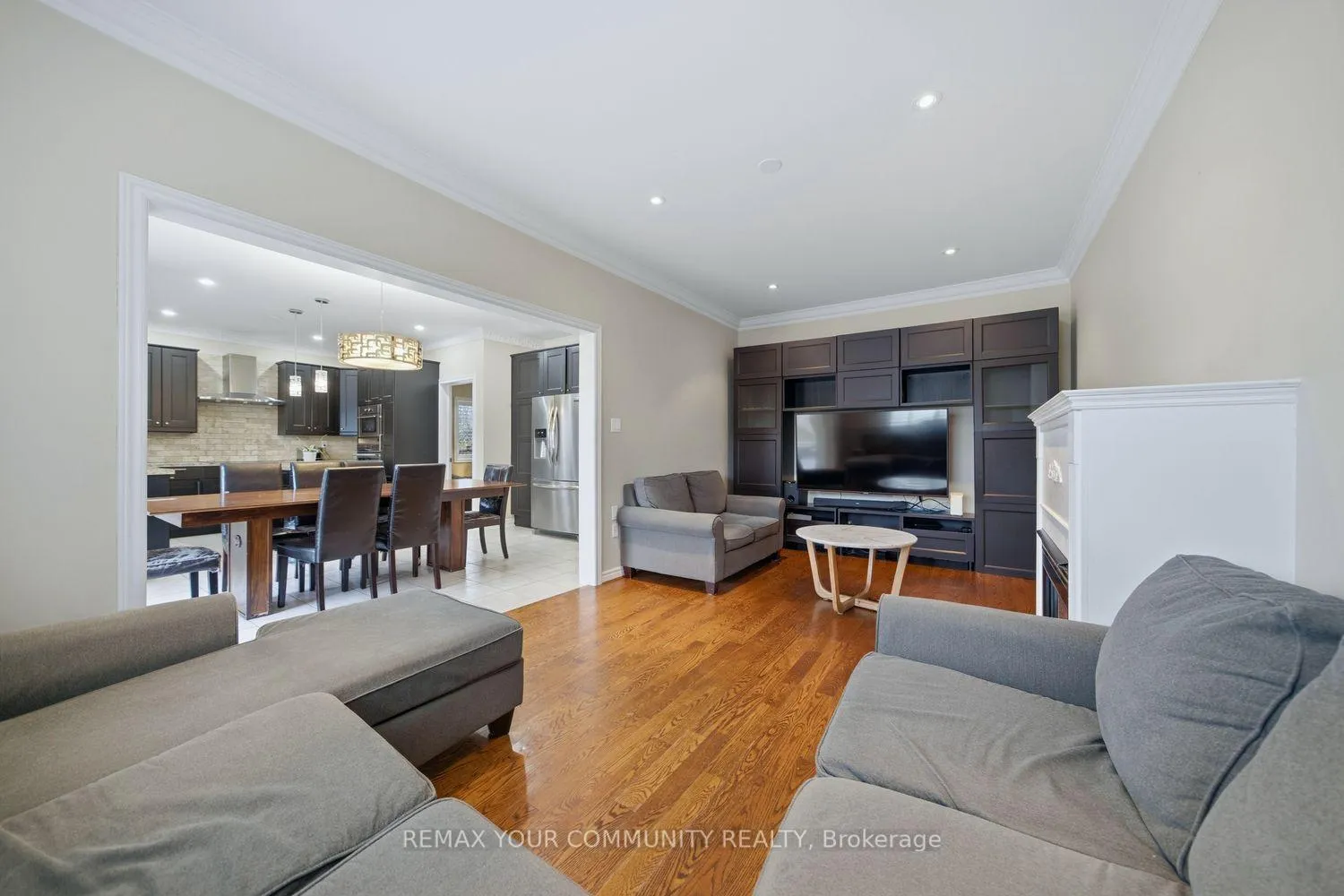 Photo 18 of 405 Searles Court, Mississauga, Hurontario — HOMEH