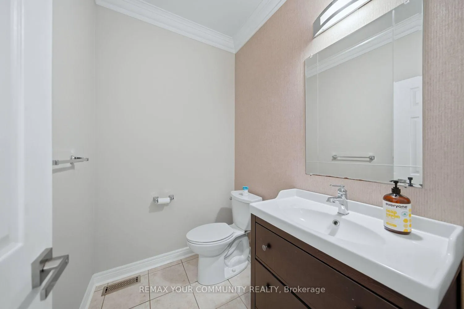 Photo 20 of 405 Searles Court, Mississauga, Hurontario — HOMEH