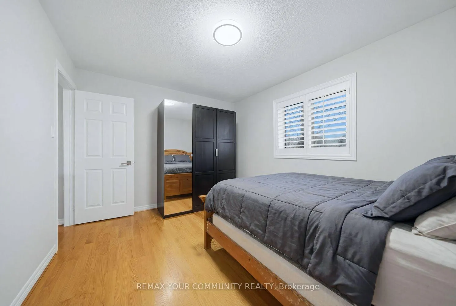 Photo 27 of 405 Searles Court, Mississauga, Hurontario — HOMEH