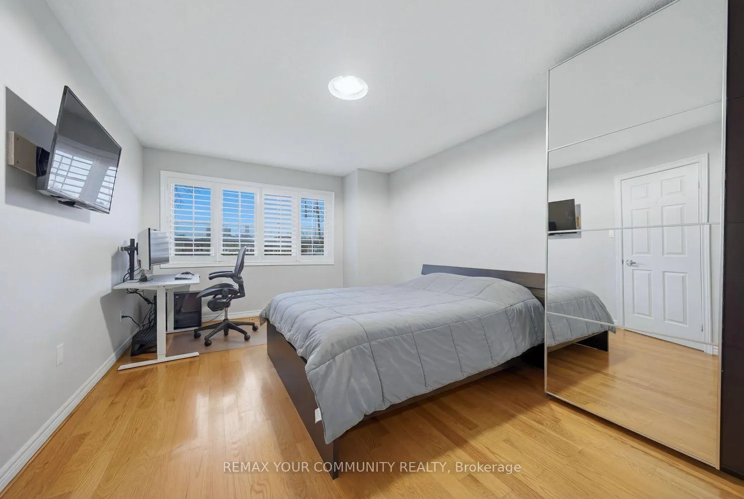 Photo 28 of 405 Searles Court, Mississauga, Hurontario — HOMEH