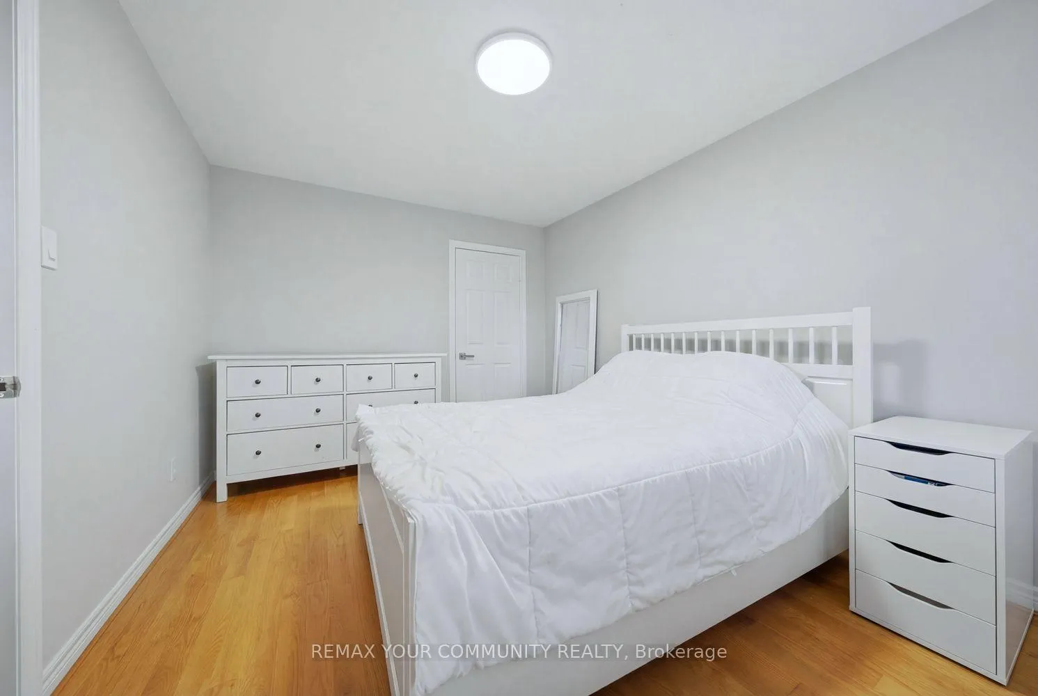 Photo 30 of 405 Searles Court, Mississauga, Hurontario — HOMEH