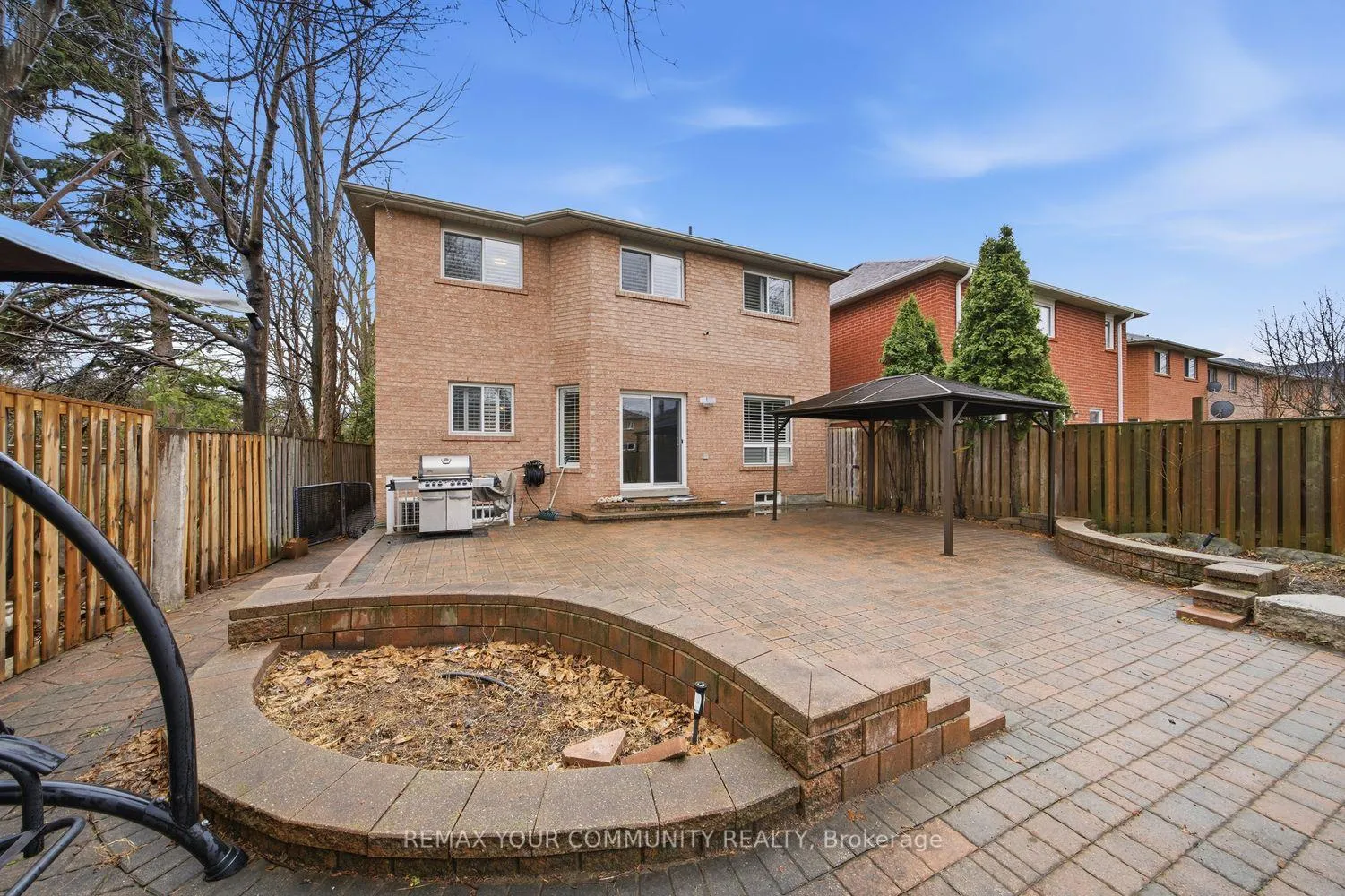 Photo 42 of 405 Searles Court, Mississauga, Hurontario — HOMEH