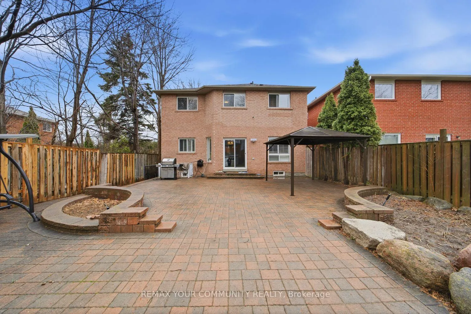 Photo 43 of 405 Searles Court, Mississauga, Hurontario — HOMEH